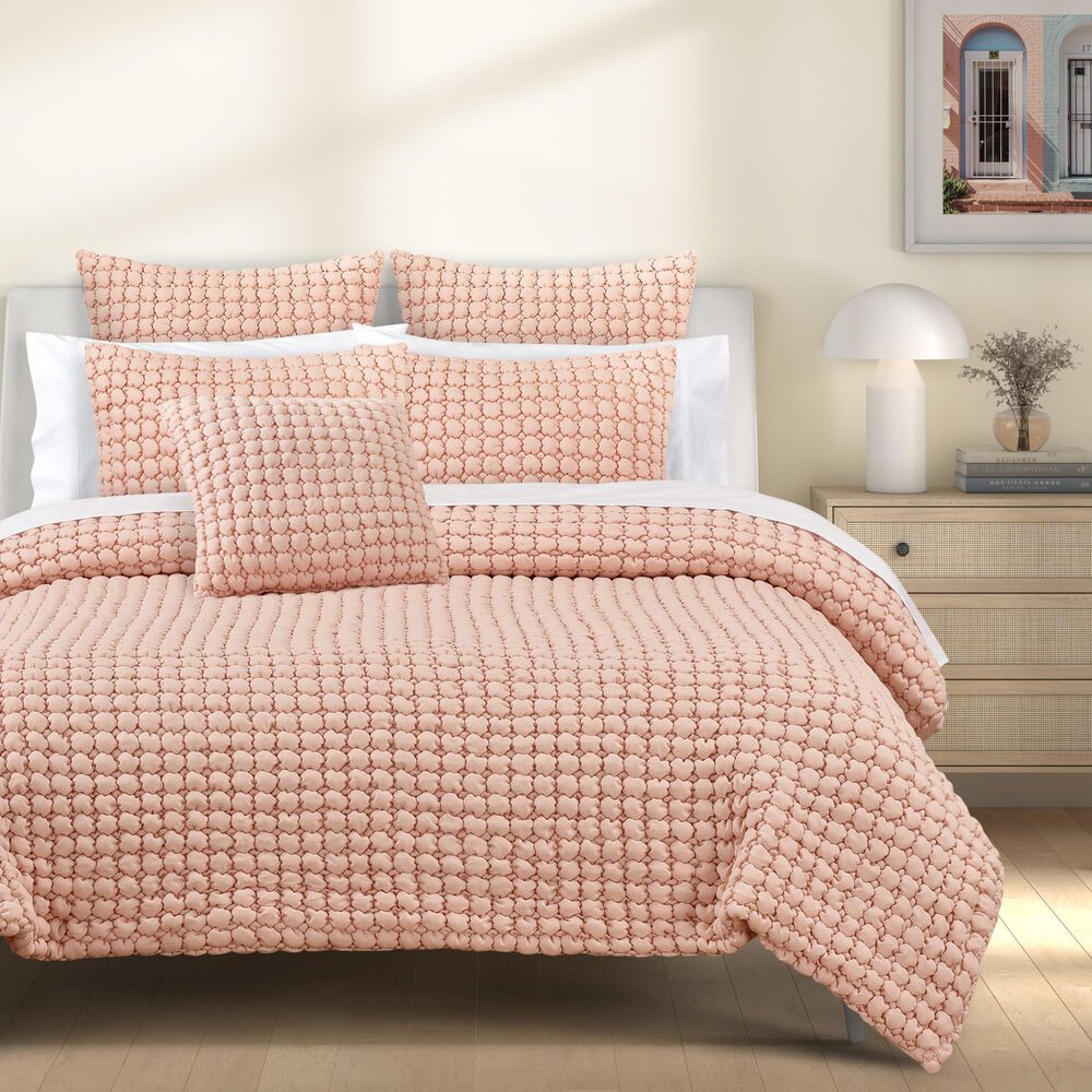 J. Queen Bold Cloud Puff 3-Piece Full/Queen Quilt Set in Blush, , large