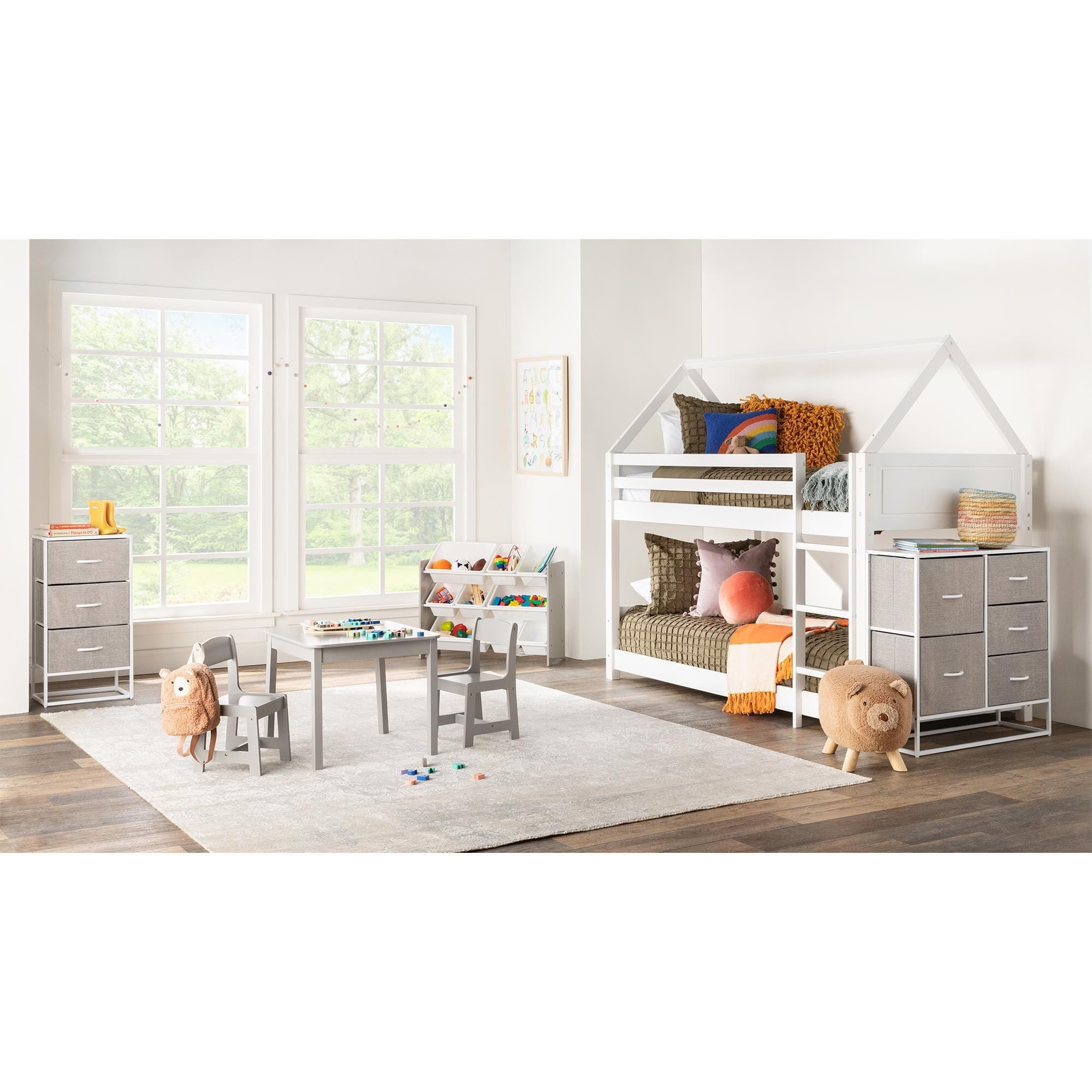 Delta Mysize Table and Chairs in Gray NFM