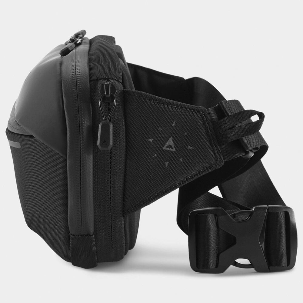 Nomatic Navigator 1L Sling Bag in Black, , large