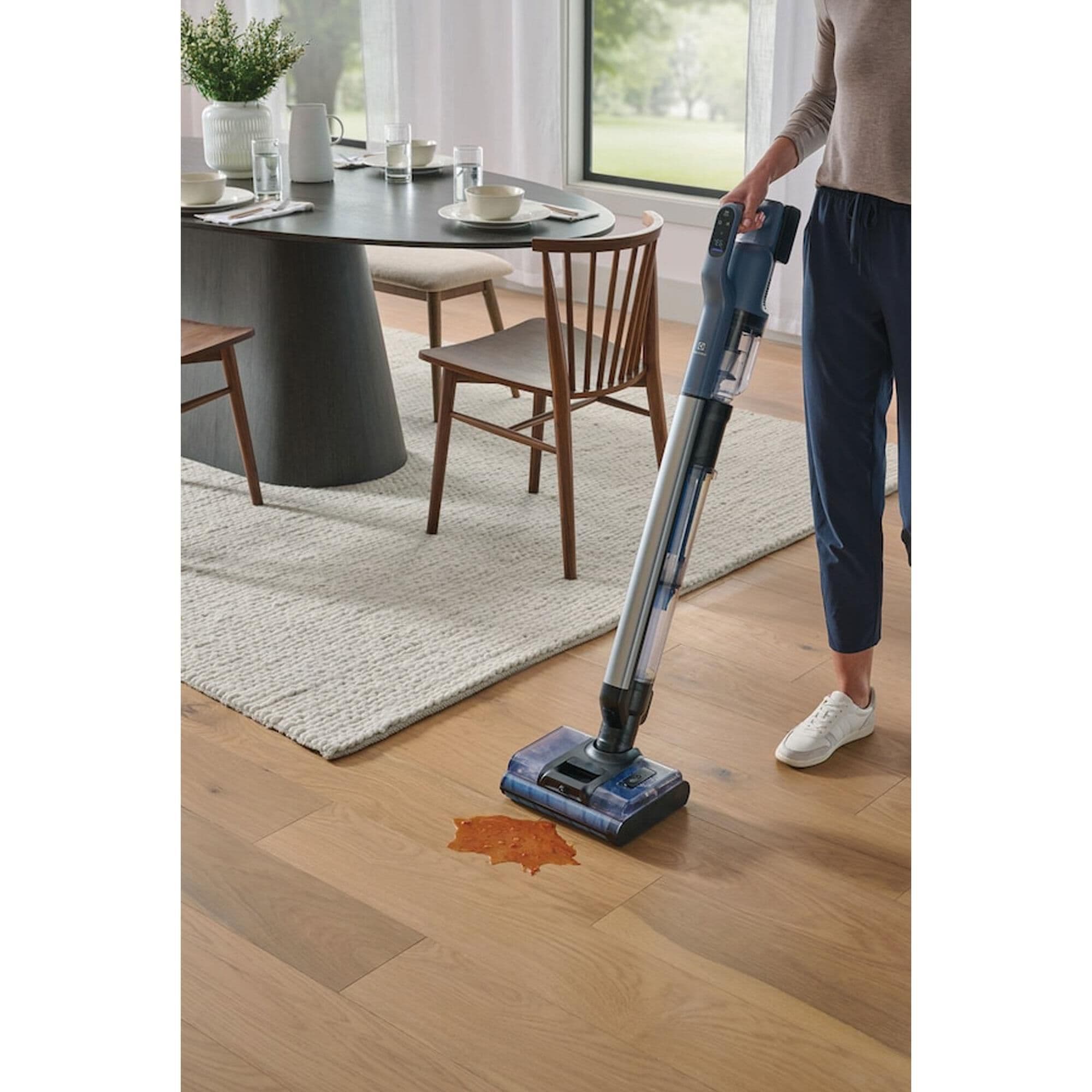 Electrolux 2-In-1 Wet and Dry Upright Vacuum in Urban Grey
