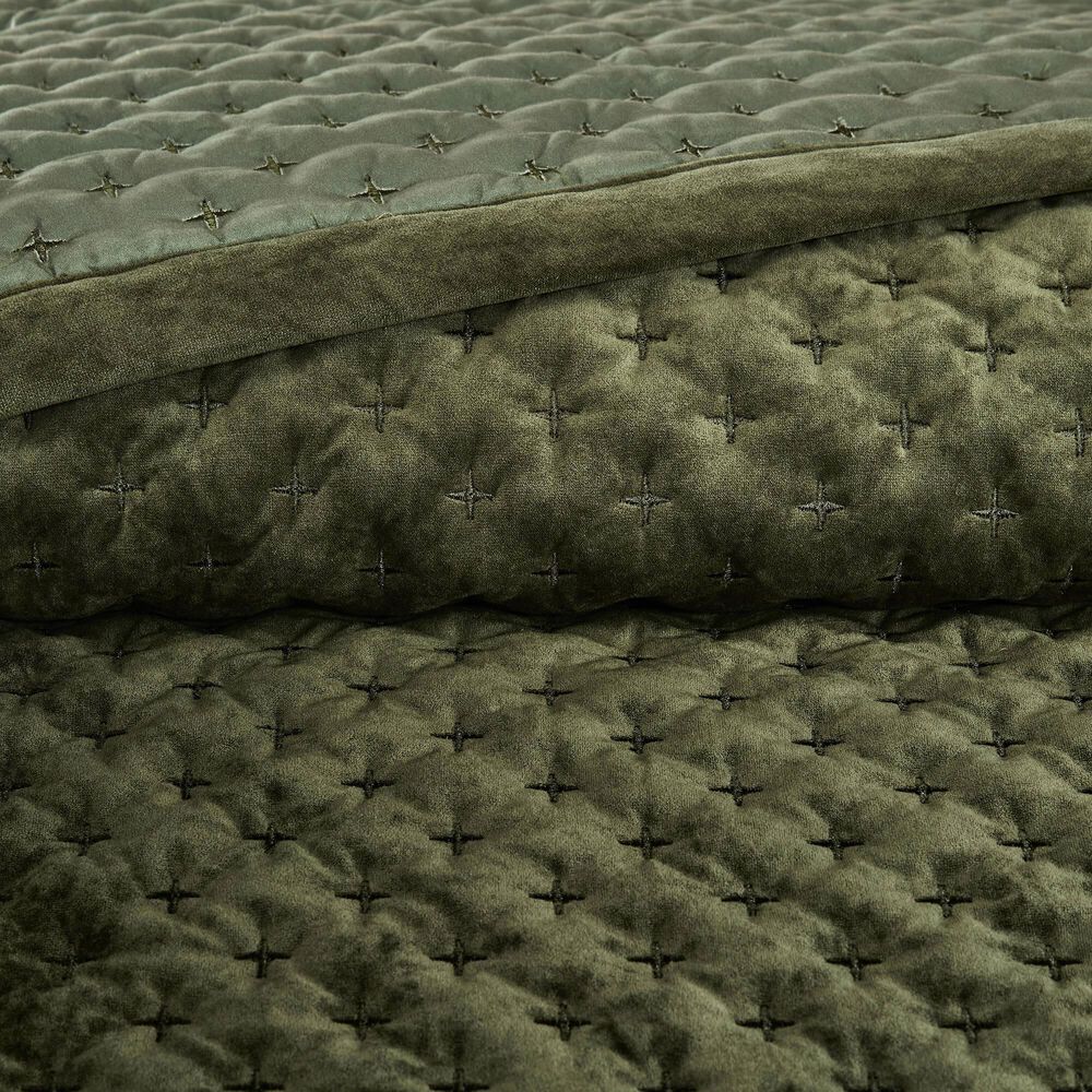 Hampton Park Charleston Queen Velvet Coverlet Set in Green, , large