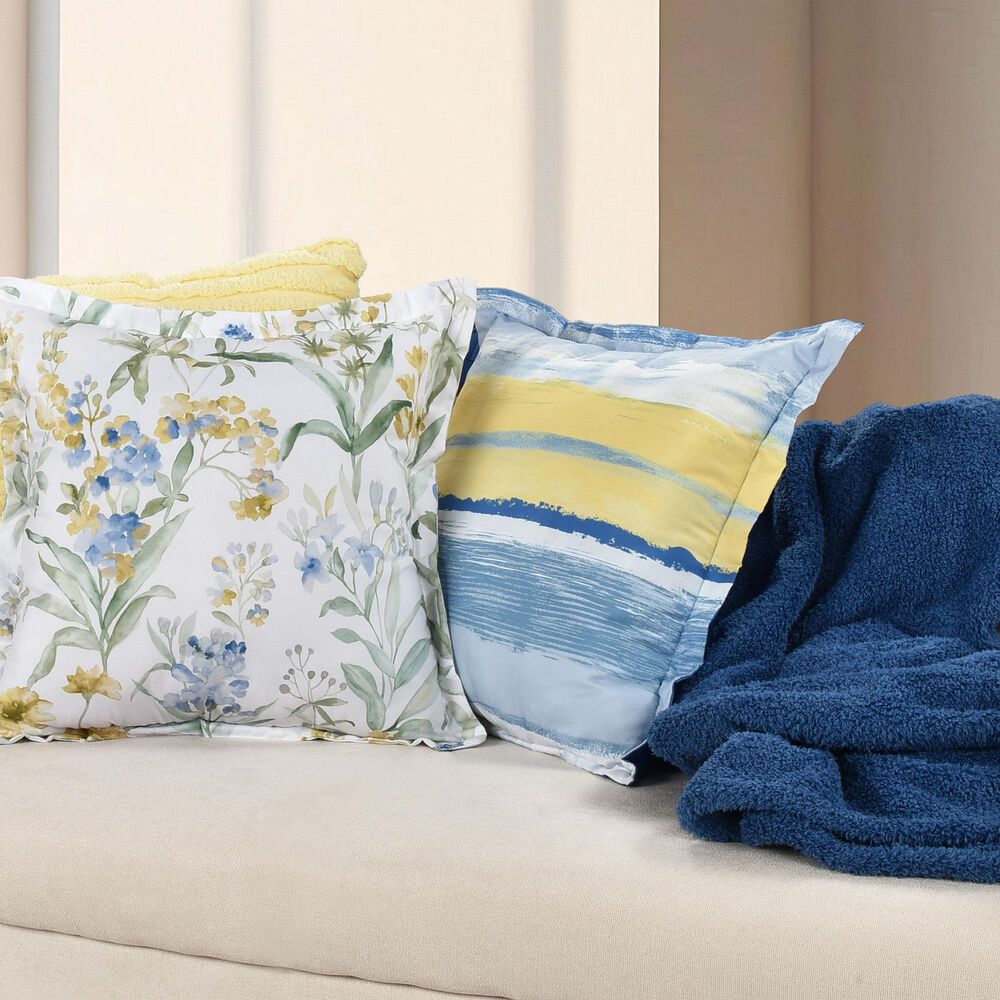 J. Queen New York Cozy 50&quot; x 70&quot; Throw in Blue, , large