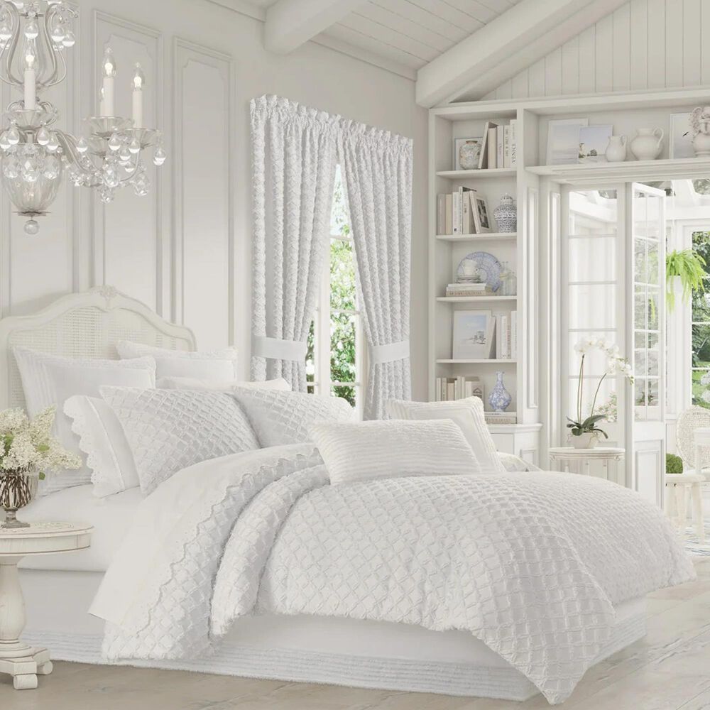 J. Queen New York Lillian 3-Piece Full/Queen Comforter Set in White, , large