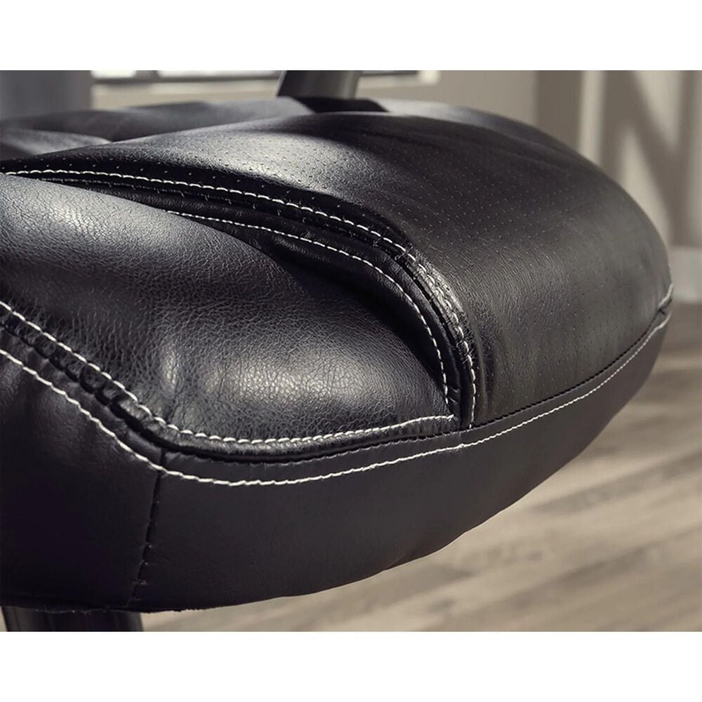 Sauder Gruga Managers Chair in Black Leather, , large