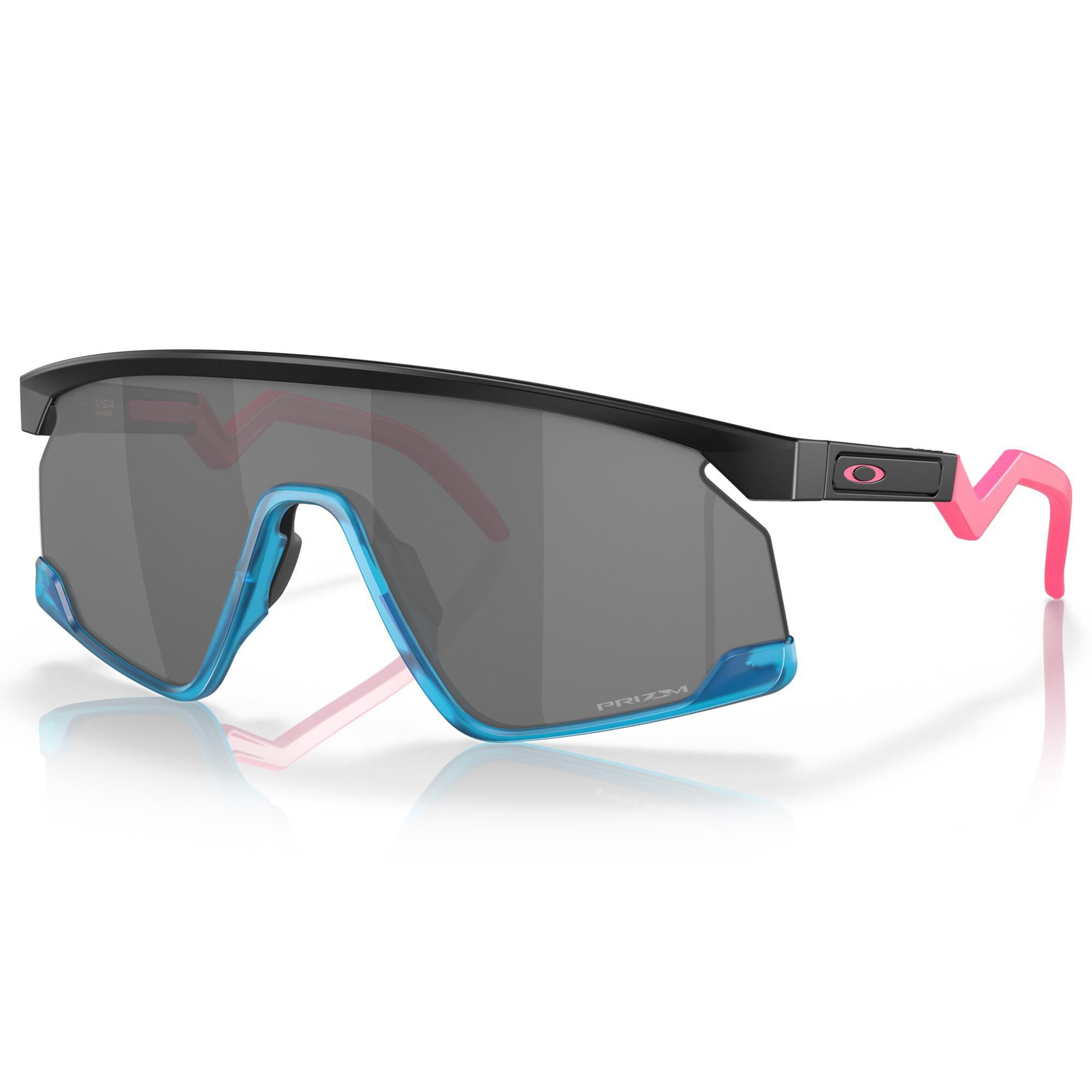 Large best sale oakley sunglasses