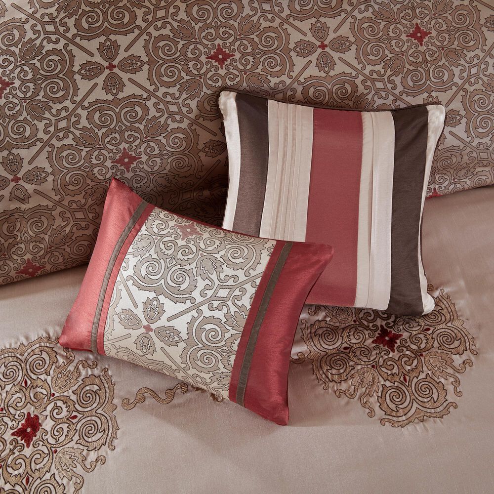 Hampton Park Delaney 24-Piece King Room in a Bag in Red, , large