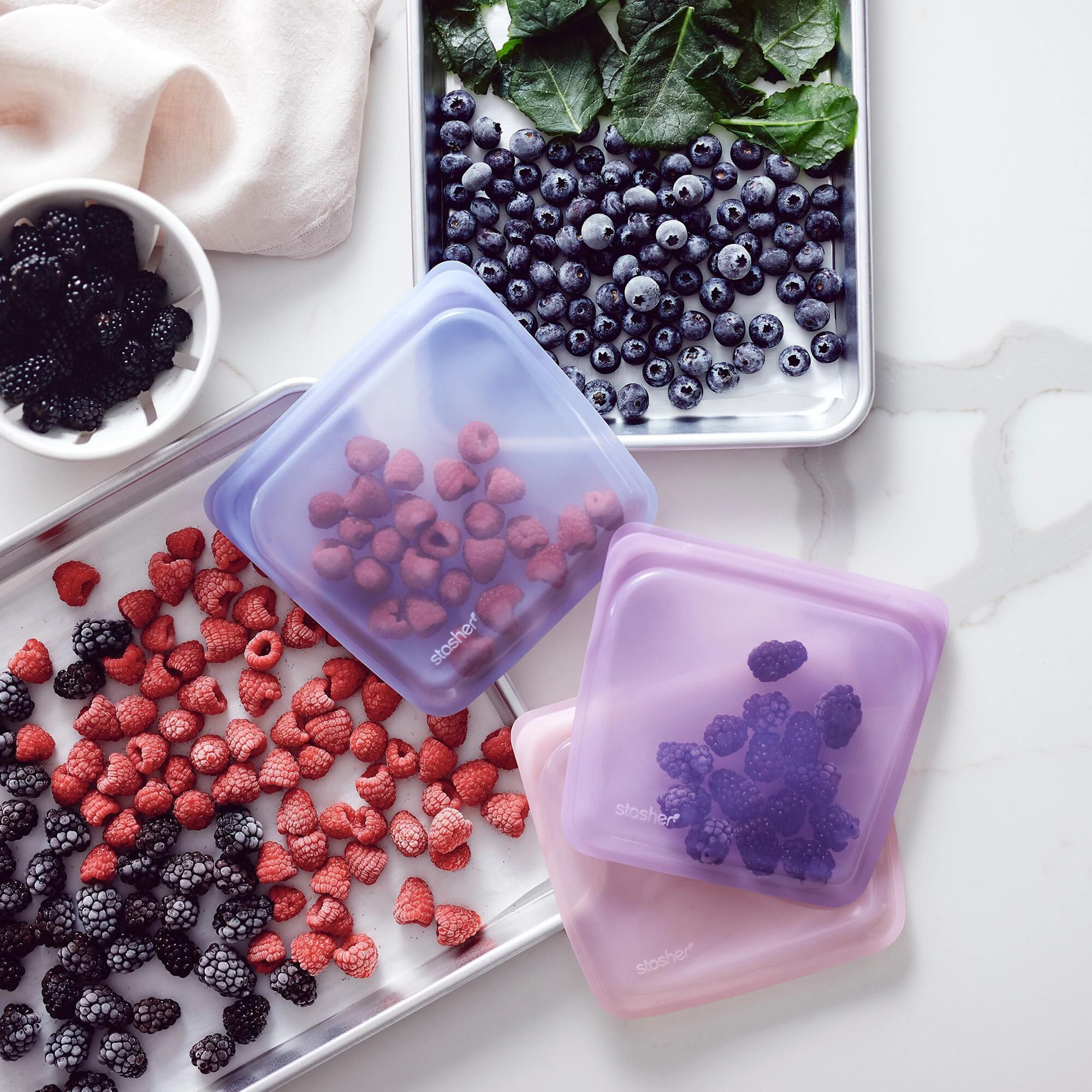 Stasher Reusable Silicone Sandwich Bag in Lavender NFM