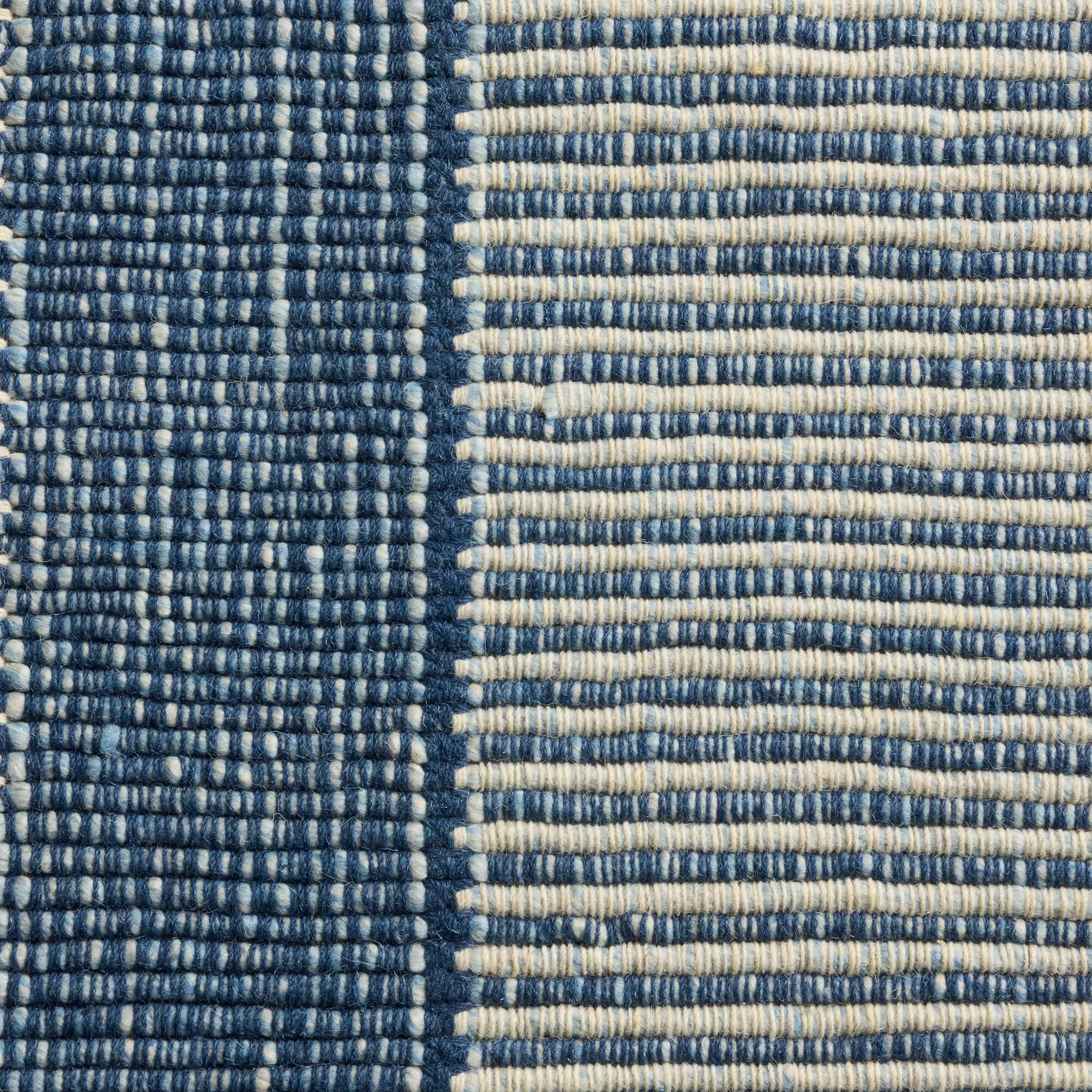 Loloi Sigrid Indigo and Ivory 5' x 7'6