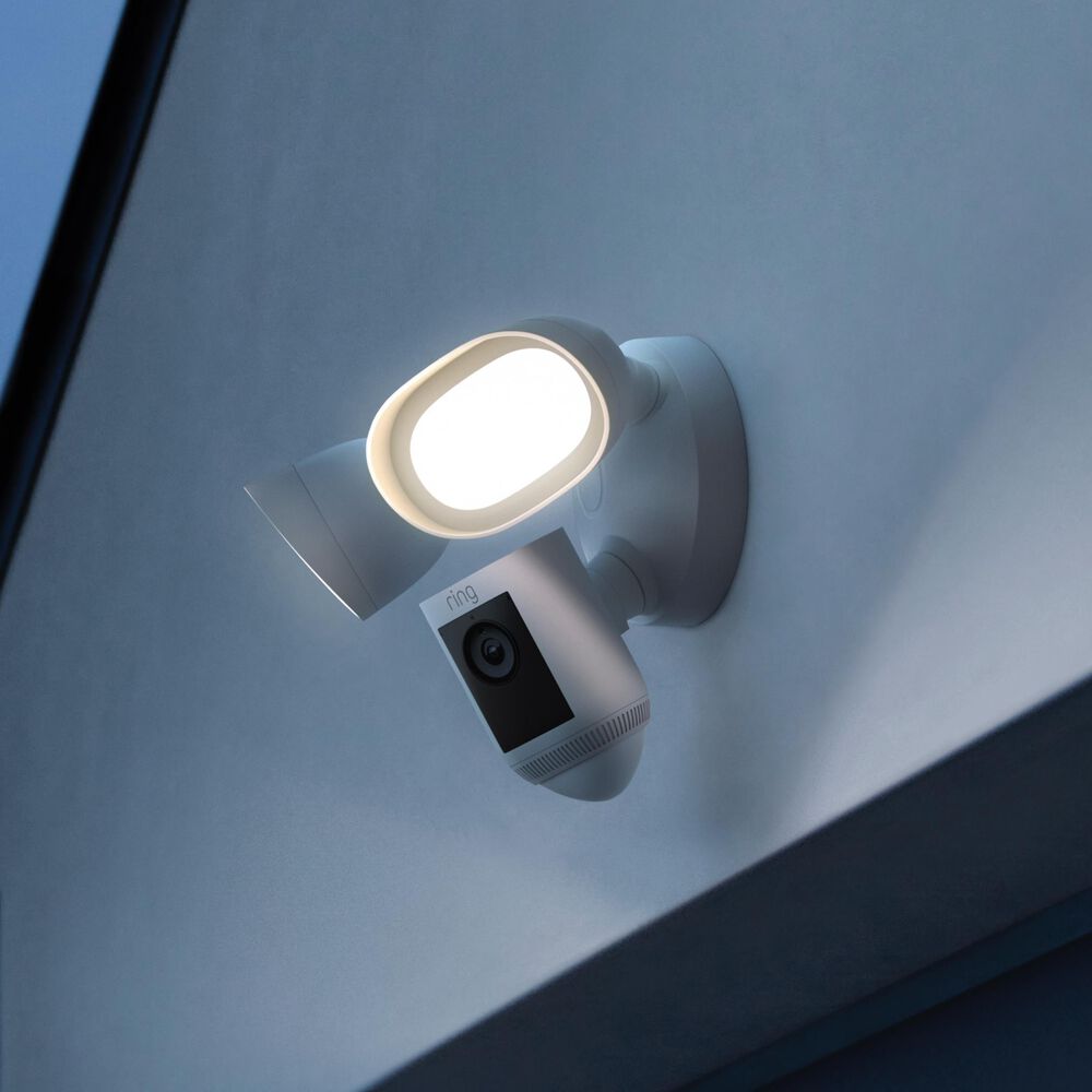 wireless outdoor floodlight camera