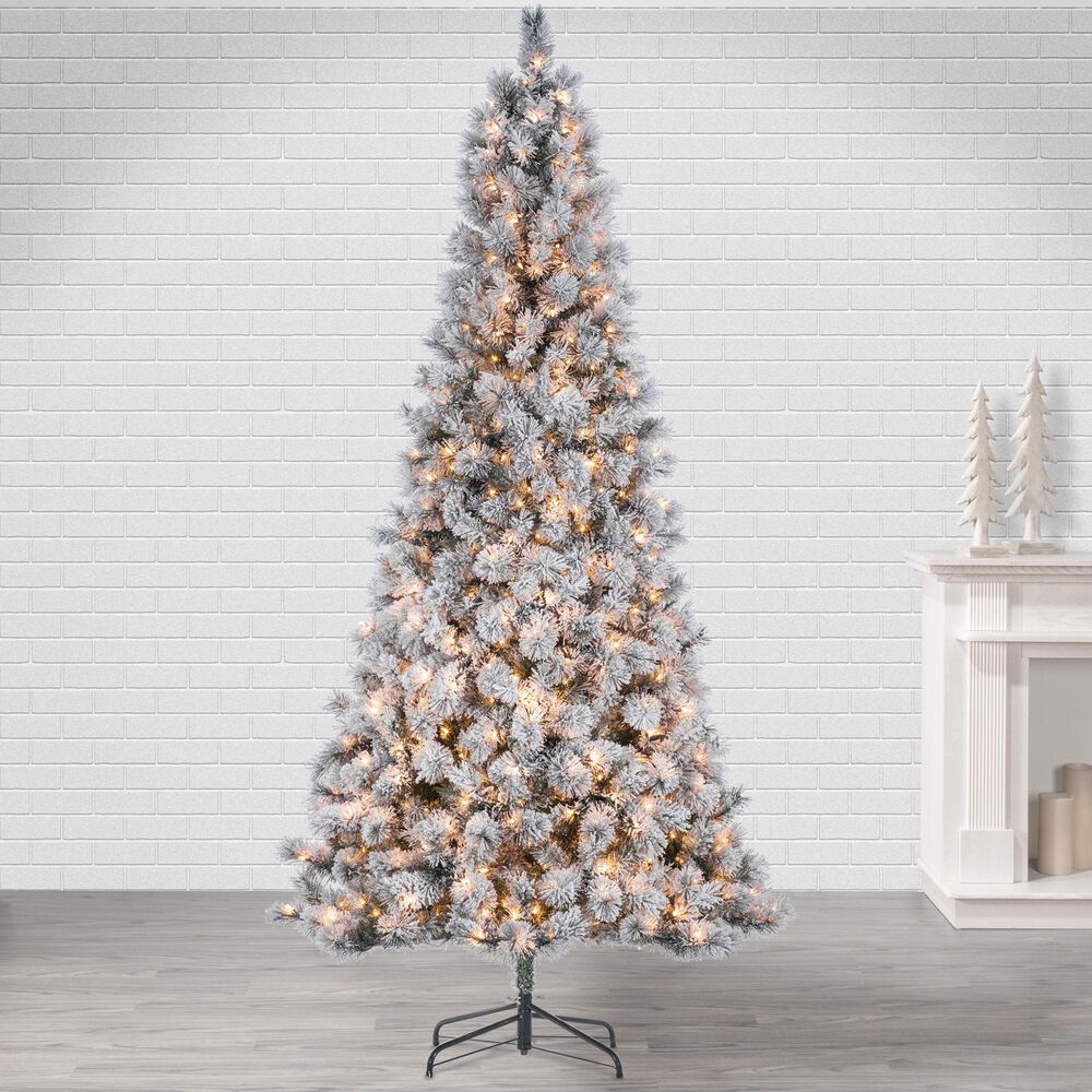 The Gerson Company 9&#39; Pre-Lit Boise Pine Christmas Tree in Green, , large