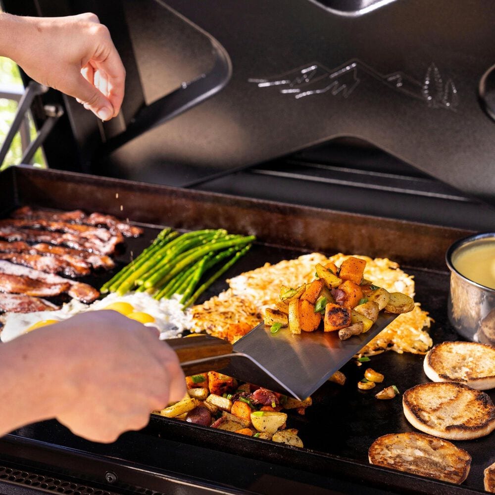 Traeger Grills Flatrock 2-Zone Liquid Propane Griddle in Black, , large