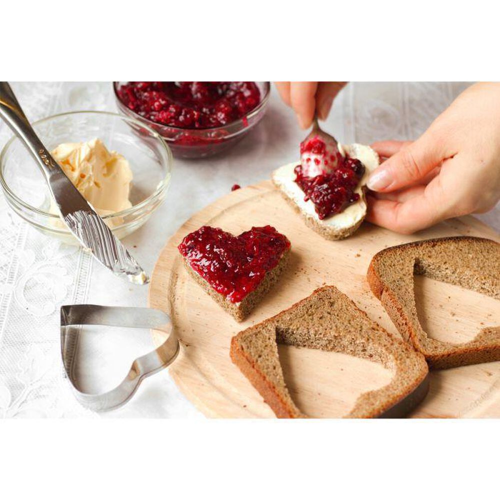 Mrs. Anderson&#39;s 5-Piece Baking Heart Cutter with Storage Container in Stainless Silver, , large