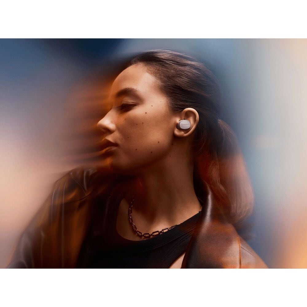 Bowers &amp; Wilkins Pi8 In-Ear True Wireless Earbuds in Dove White, , large