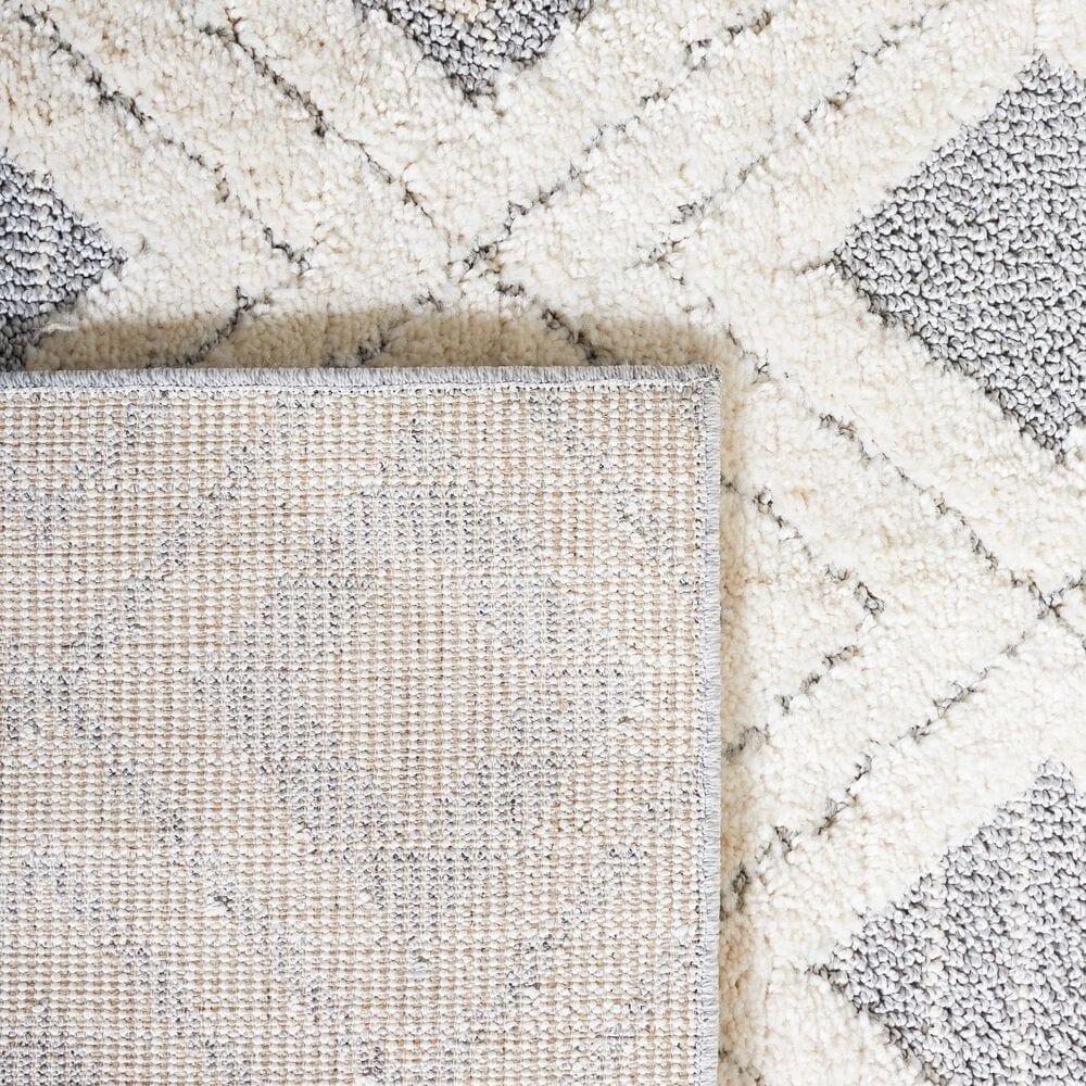 Safavieh Martha Stewart Lucia Shag MSR0728A 2&#39;6&quot; x 3&#39;9&quot; White and Light Grey Area Rug, , large