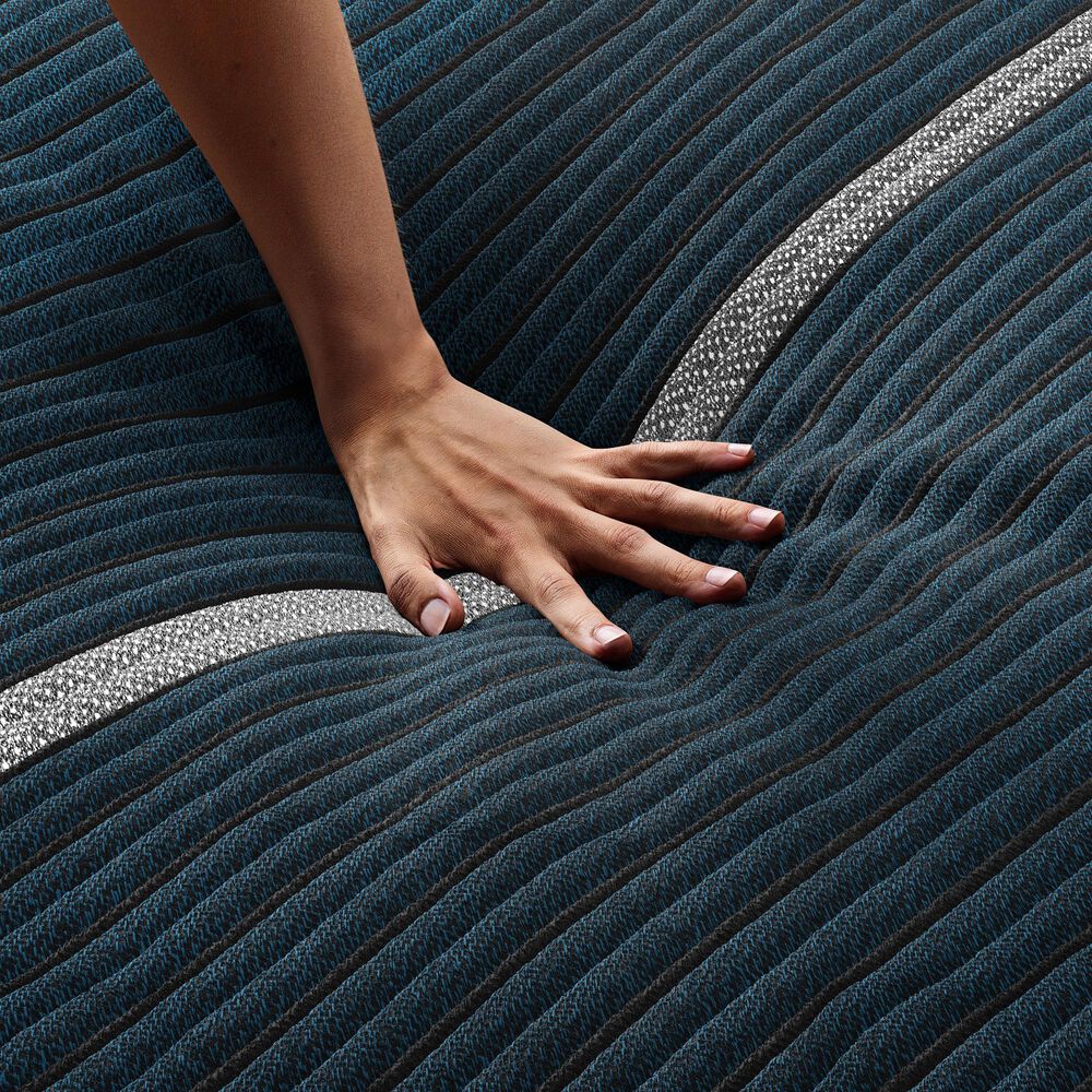 Beautyrest World Class Level Four Hybrid Plush King Mattress, , large