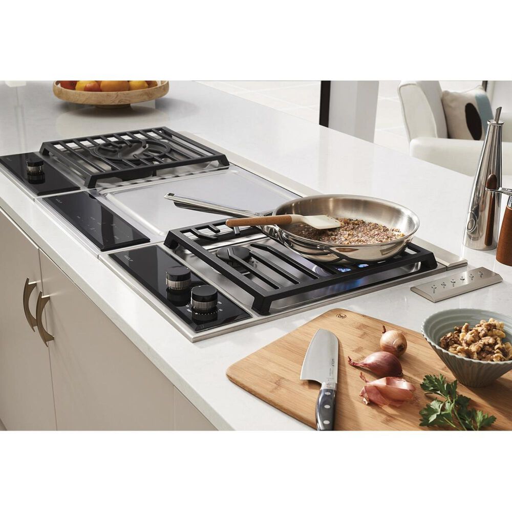 Wolf 15&quot; Transitional Gas Cooktop in Stainless Steel, , large
