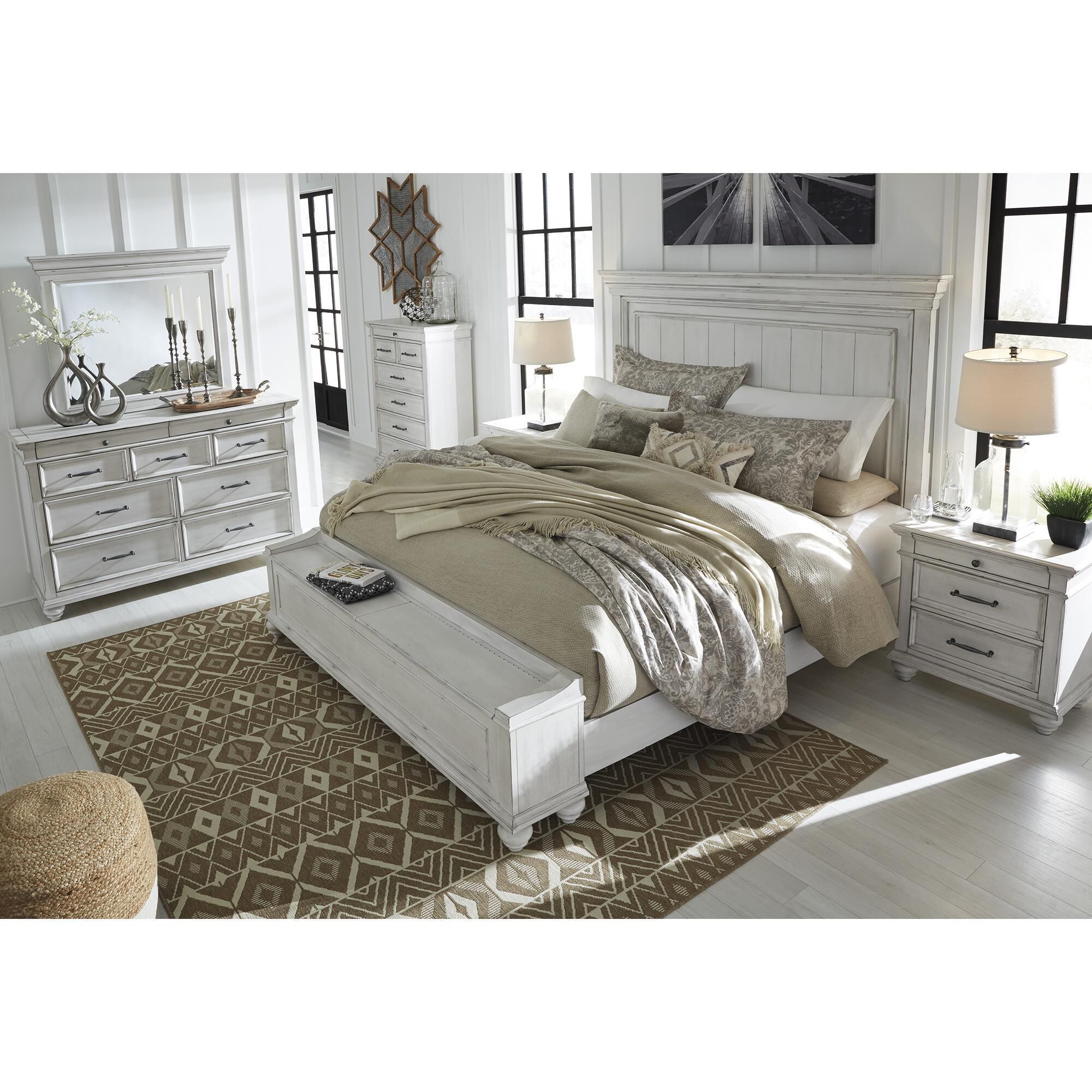 Ashley Kanwyn 3-Piece King Panel Bed Set with Storage Bench in