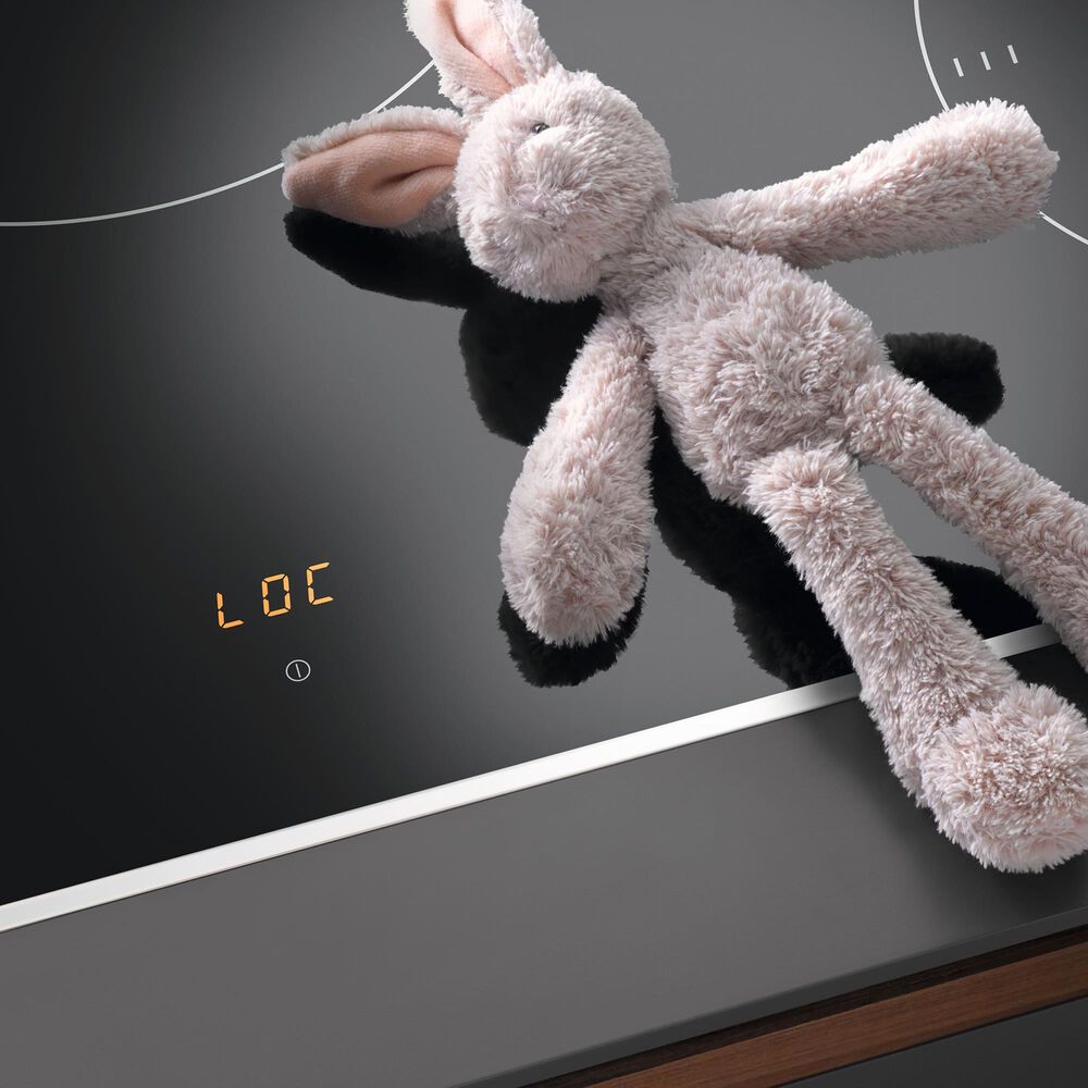 Miele 30&quot; Induction Cooktop in Black, , large