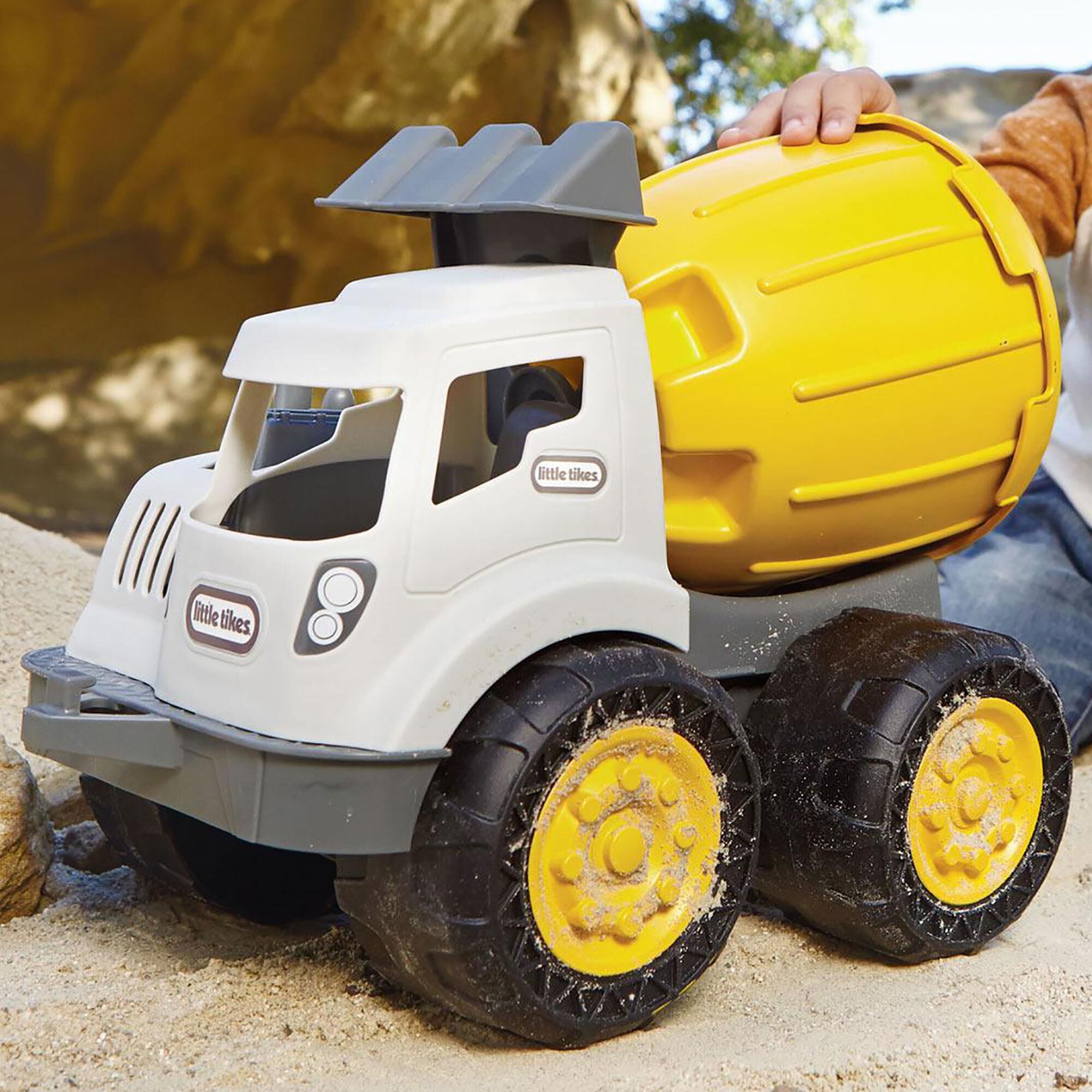 Little Tikes Dirt Diggers 2 In 1 Haulers Cement Mixer in Yellow NFM