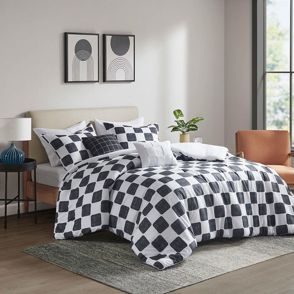 Hampton Park Miley 5-Piece Full/Queen Comforter Set in Black and White, , large