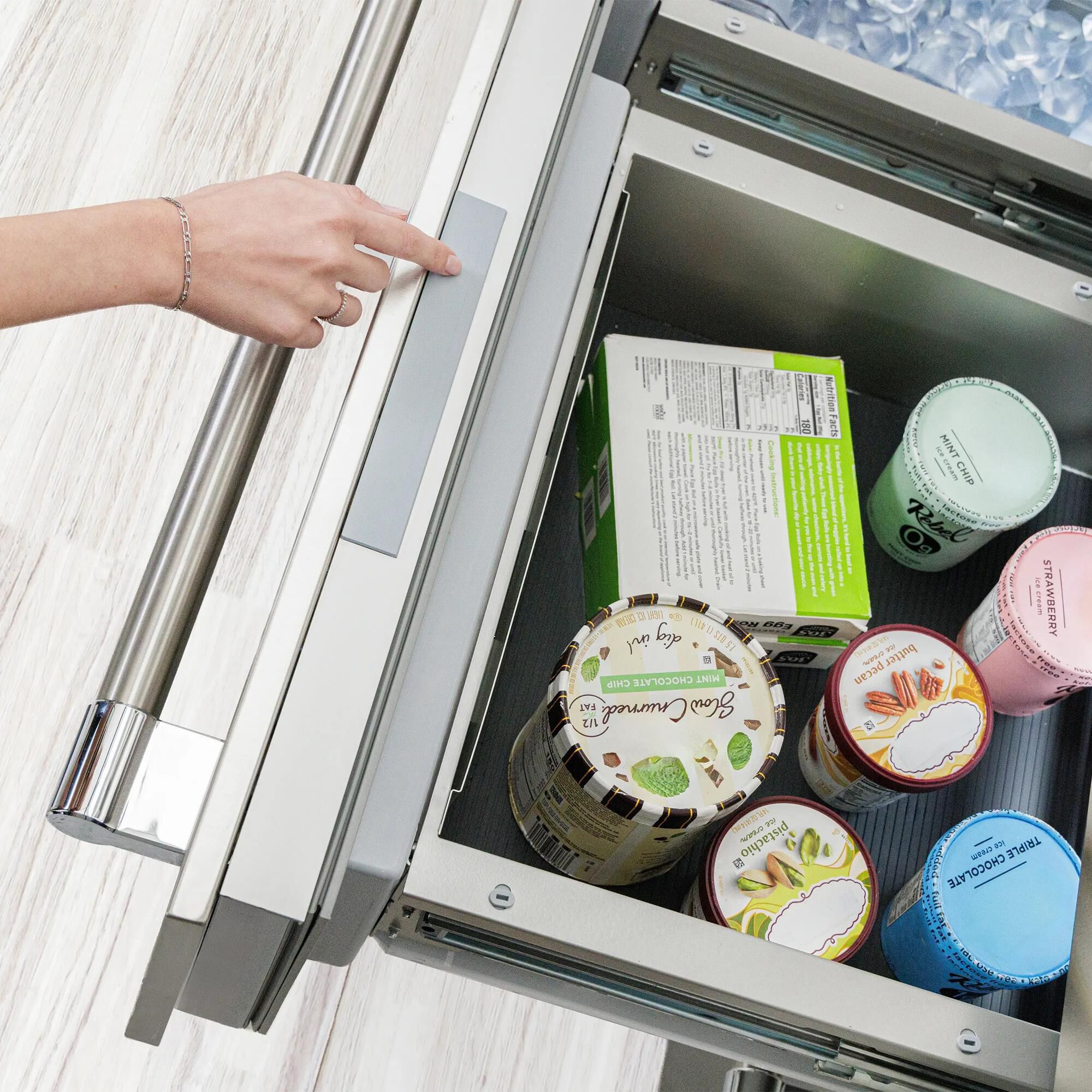 Thermador Freedom 18.8 Cu. Ft. Built-In French Door Bottom Freezer