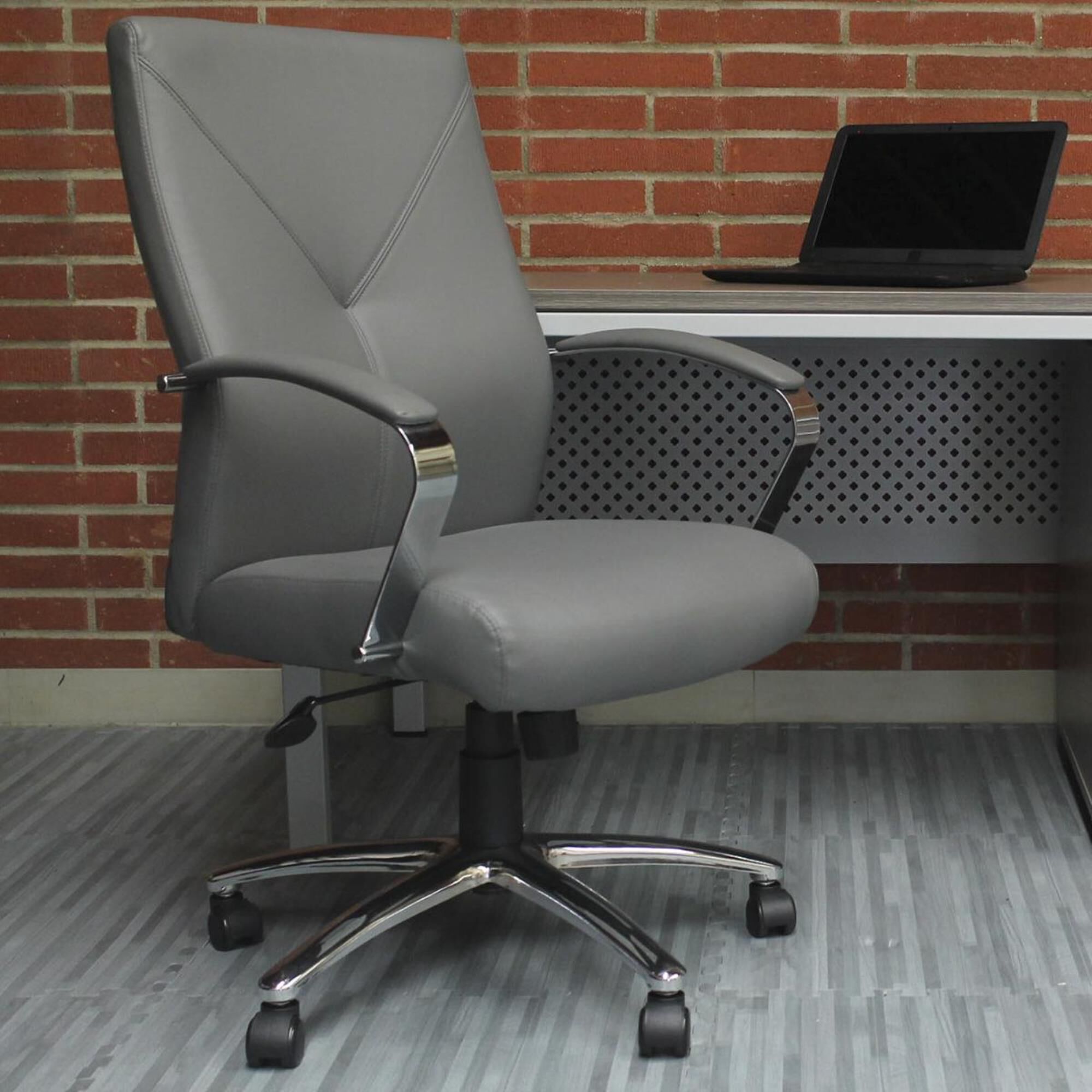 Boss chair hot sale shop near me