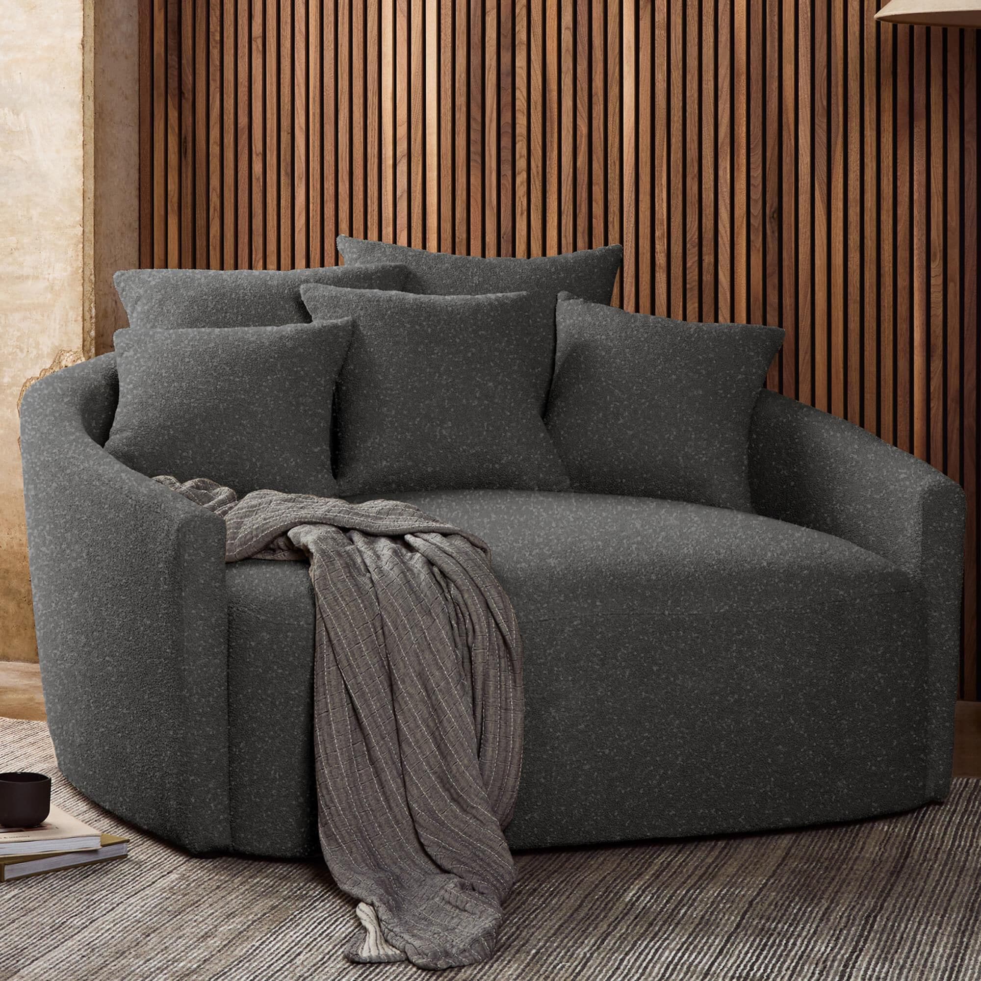 Chloe 2025 media lounger