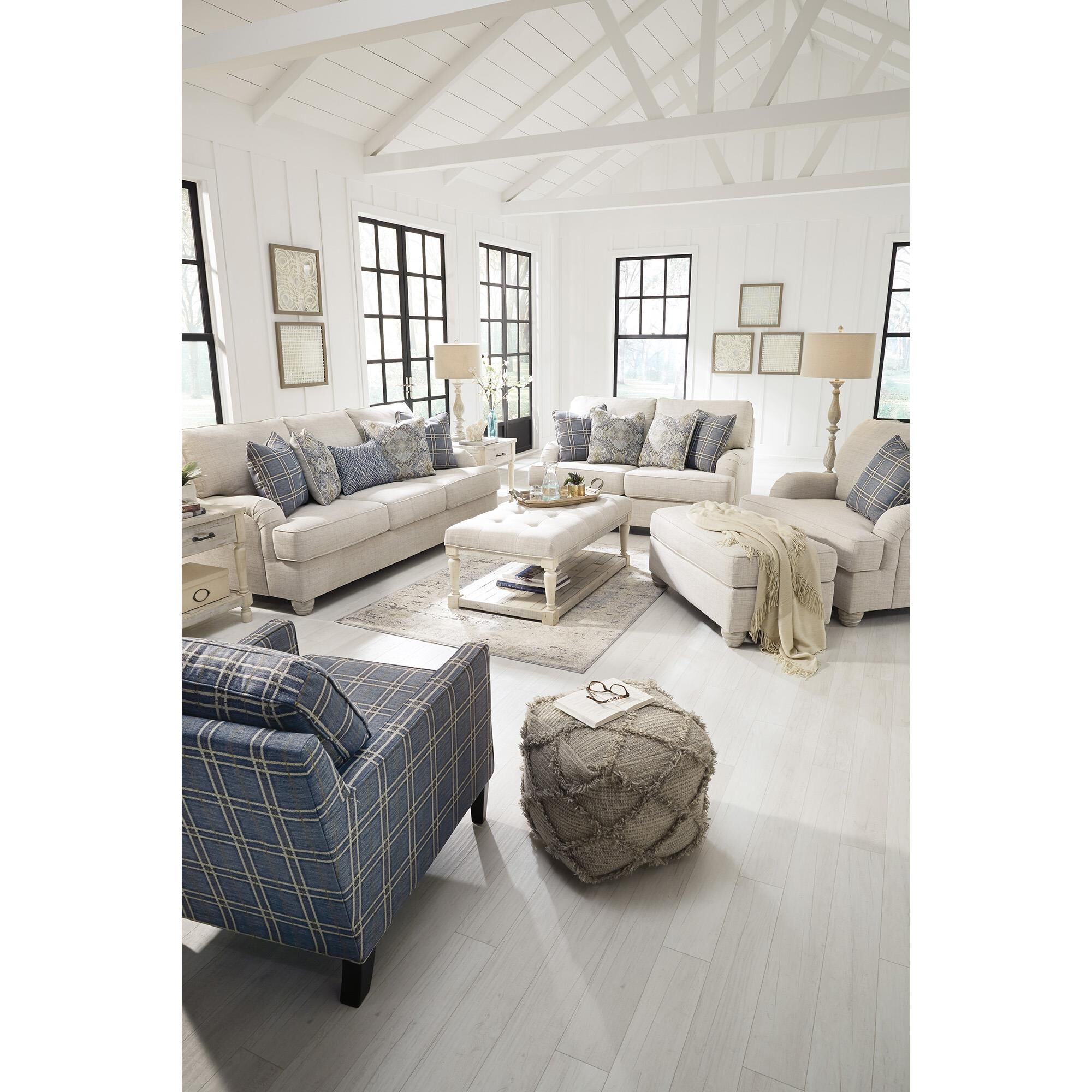 Traemore shop accent chair