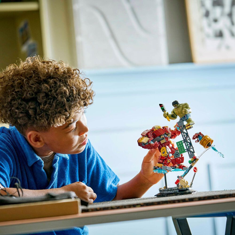 LEGO Marvel Epic Battle - Hulkbuster vs. The Hulk Building Set, , large