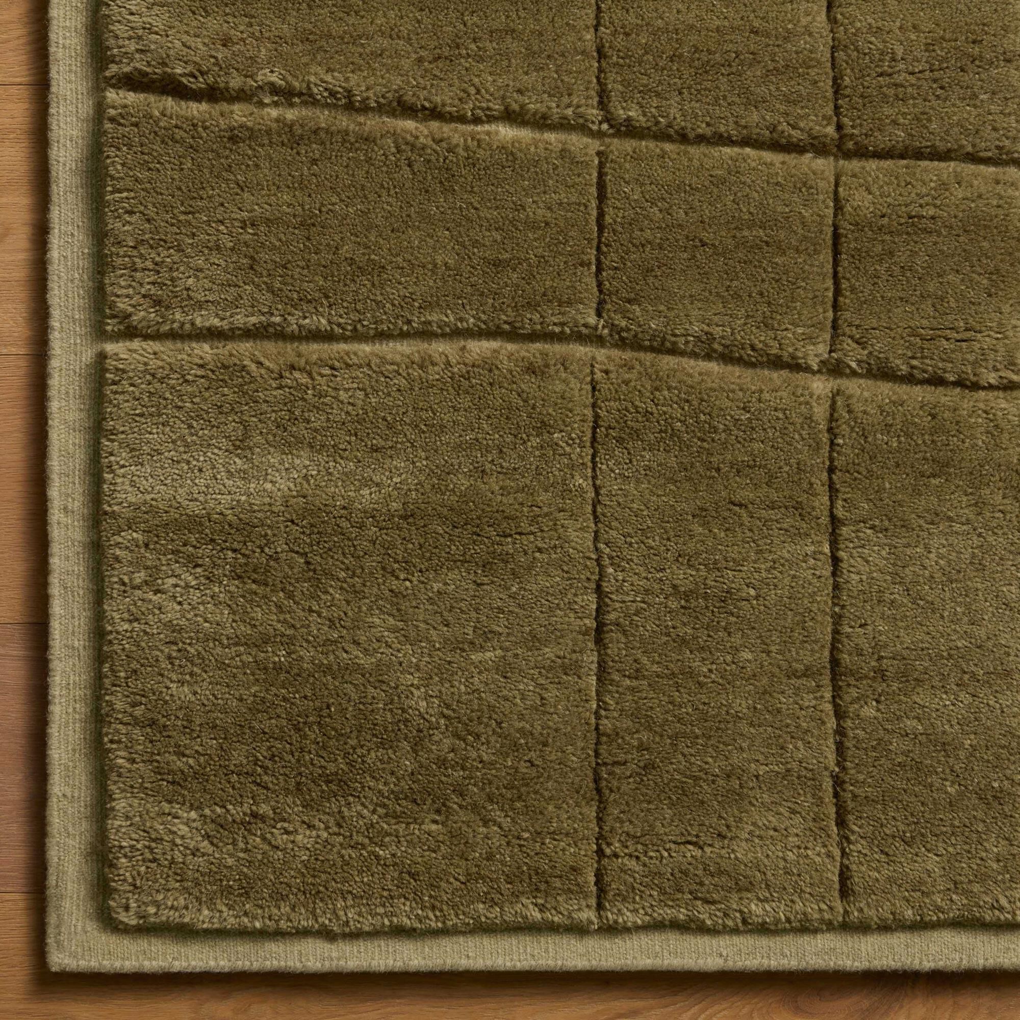 Loloi Bracken Moss and Olive 2' x 3' Area Rug