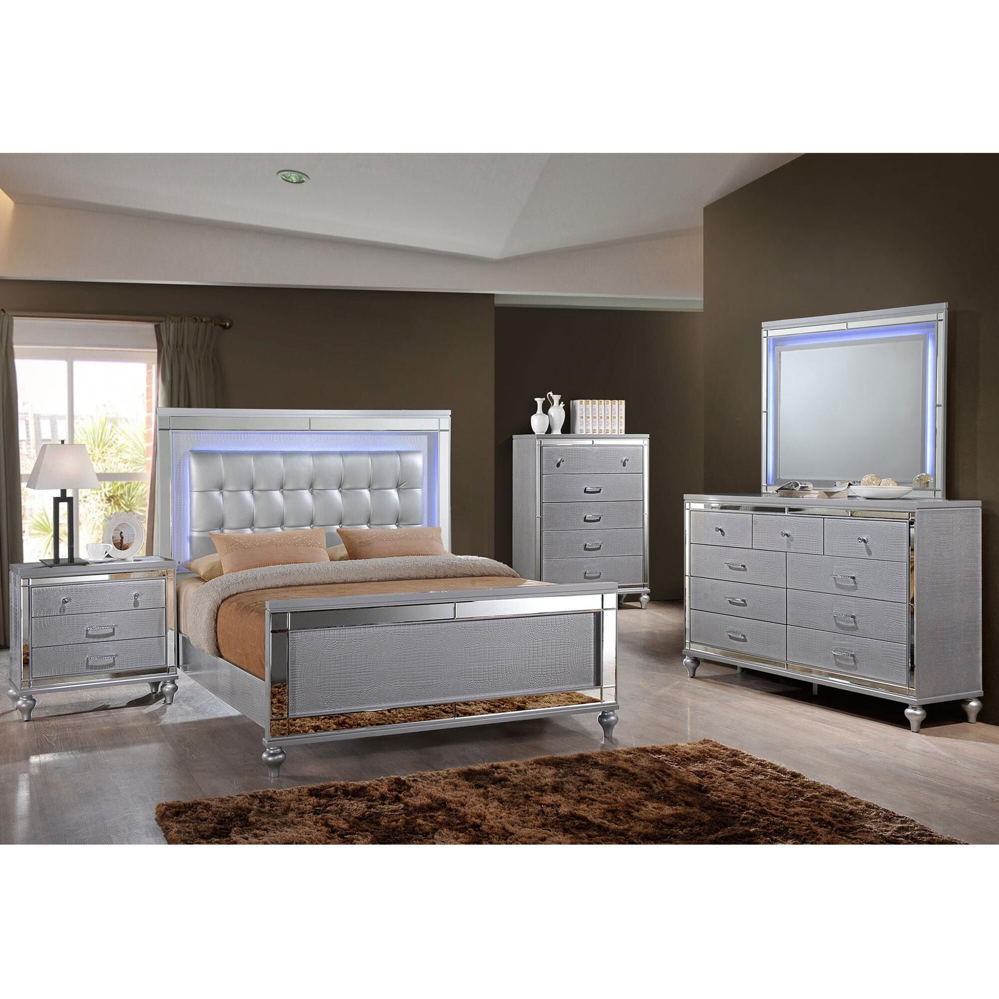 New Heritage Design Valentino Queen Bed in Silver | NFM