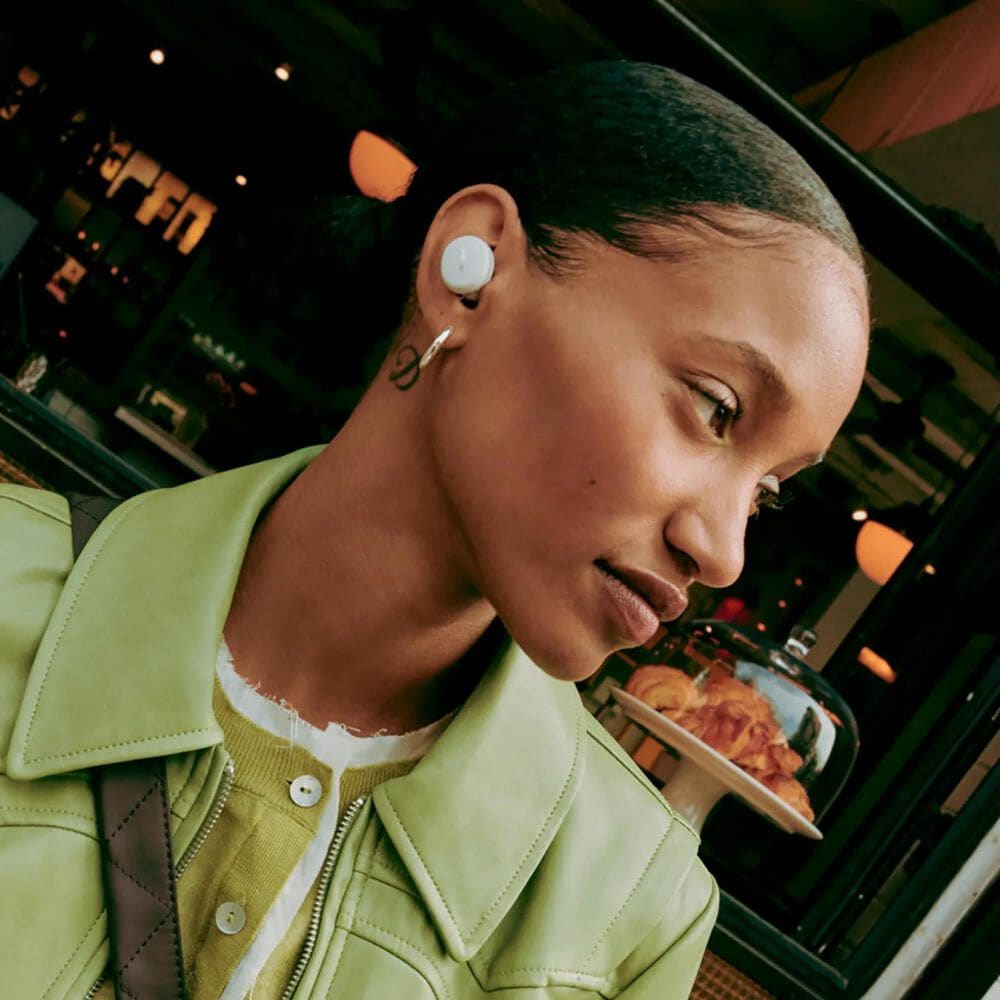 Bose QuietComfort Earbuds in White Smoke, , large