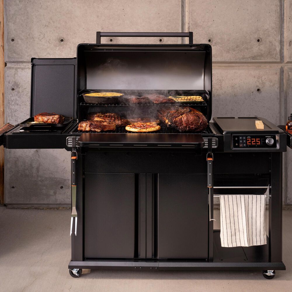 Traeger Grills Woodridge Elite Pellet Grill in Black, , large