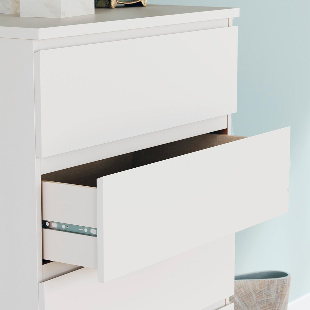 Ashley Onita 5-Drawer Chest in White, , large