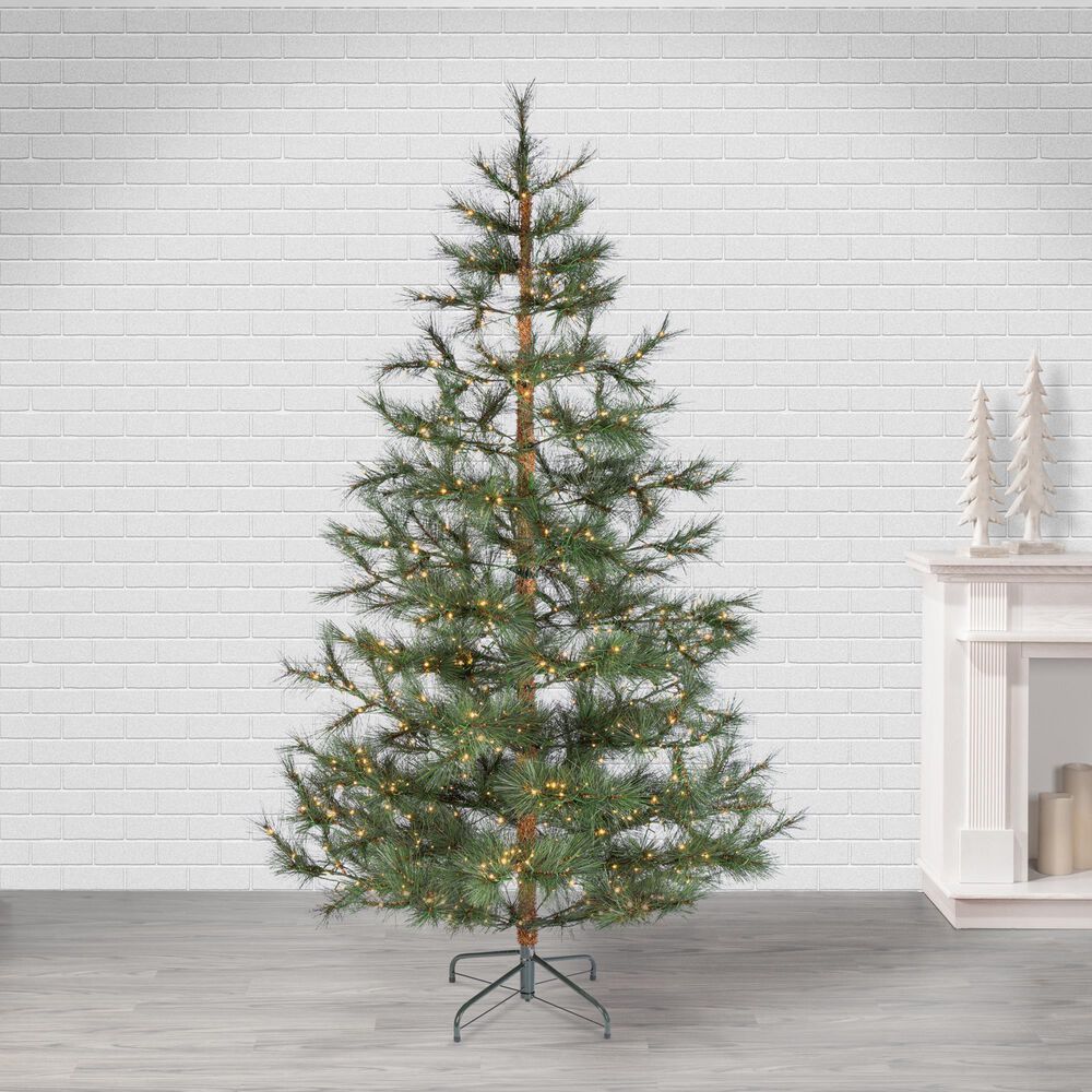 The Gerson Company 7.5&#39; Pre-Lit Artificial Christmas Tree in Green, , large