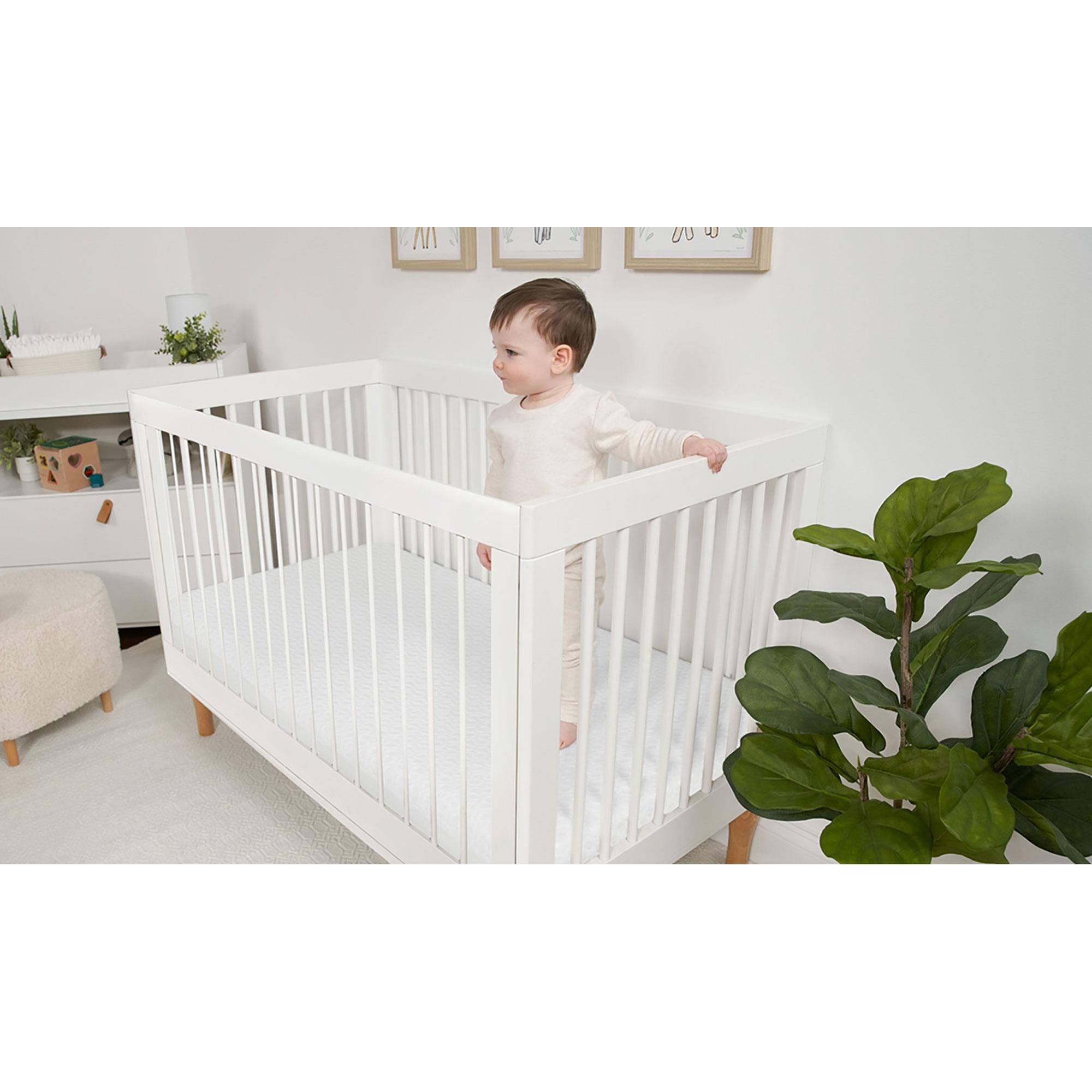 Bedgear Dri Tec Crib Mattress Protector in White NFM