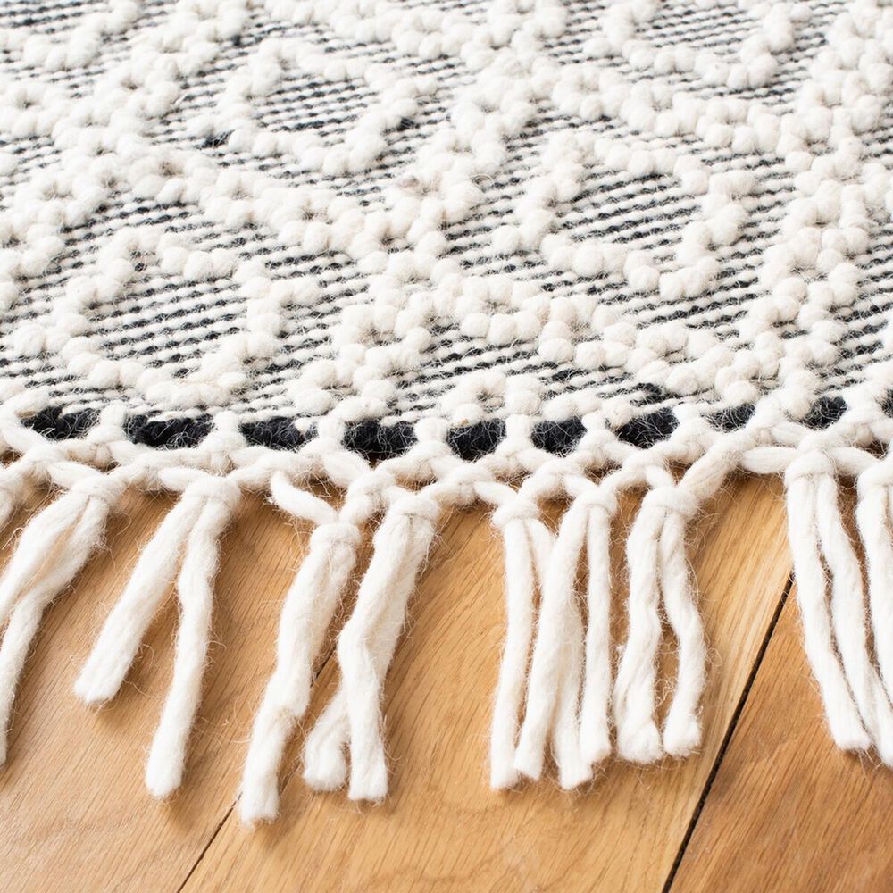 Safavieh Natura 6&#39; Round Ivory and Black Area Rug, , large