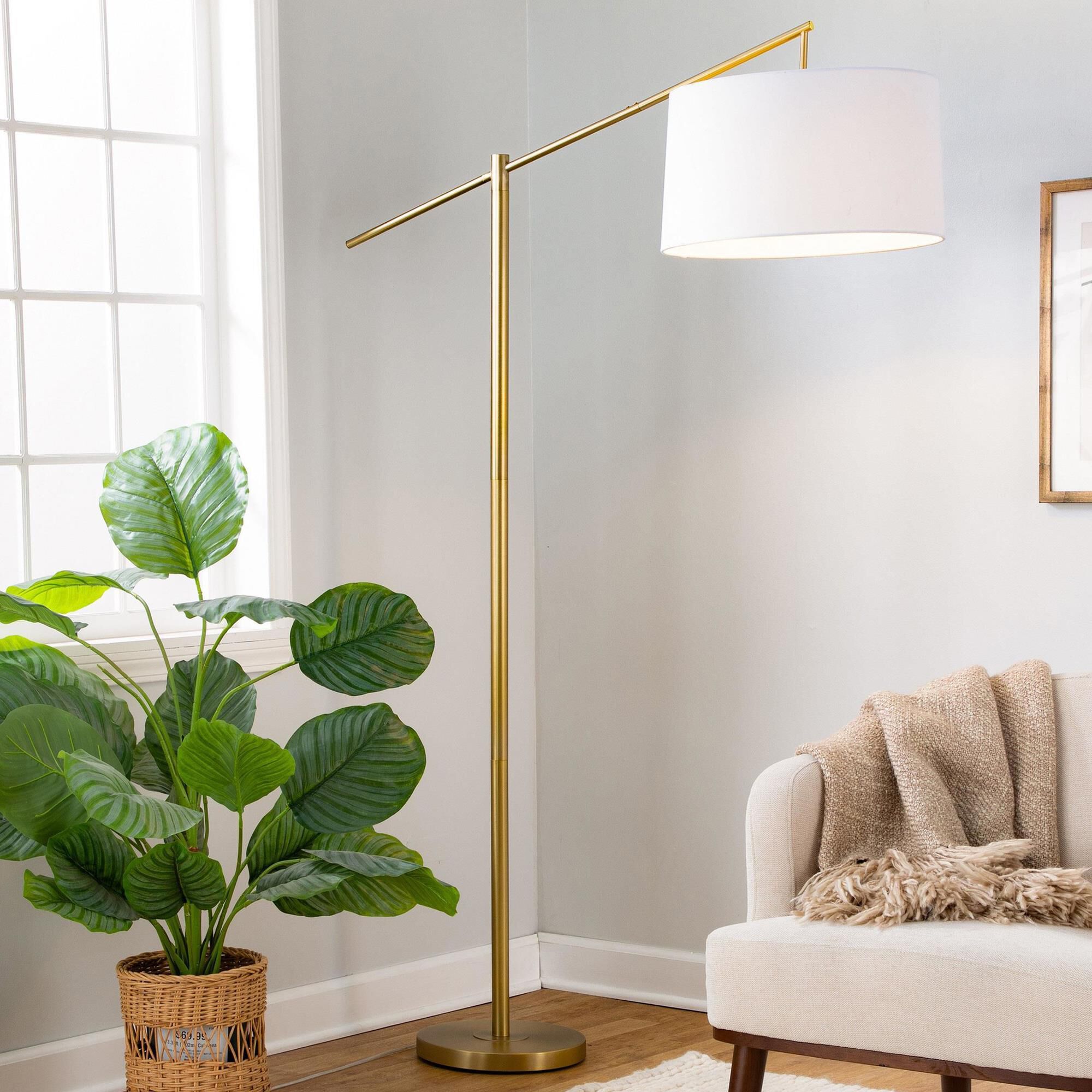 Grandview Gallery Casper 69 Metal Floor Lamp in Gold