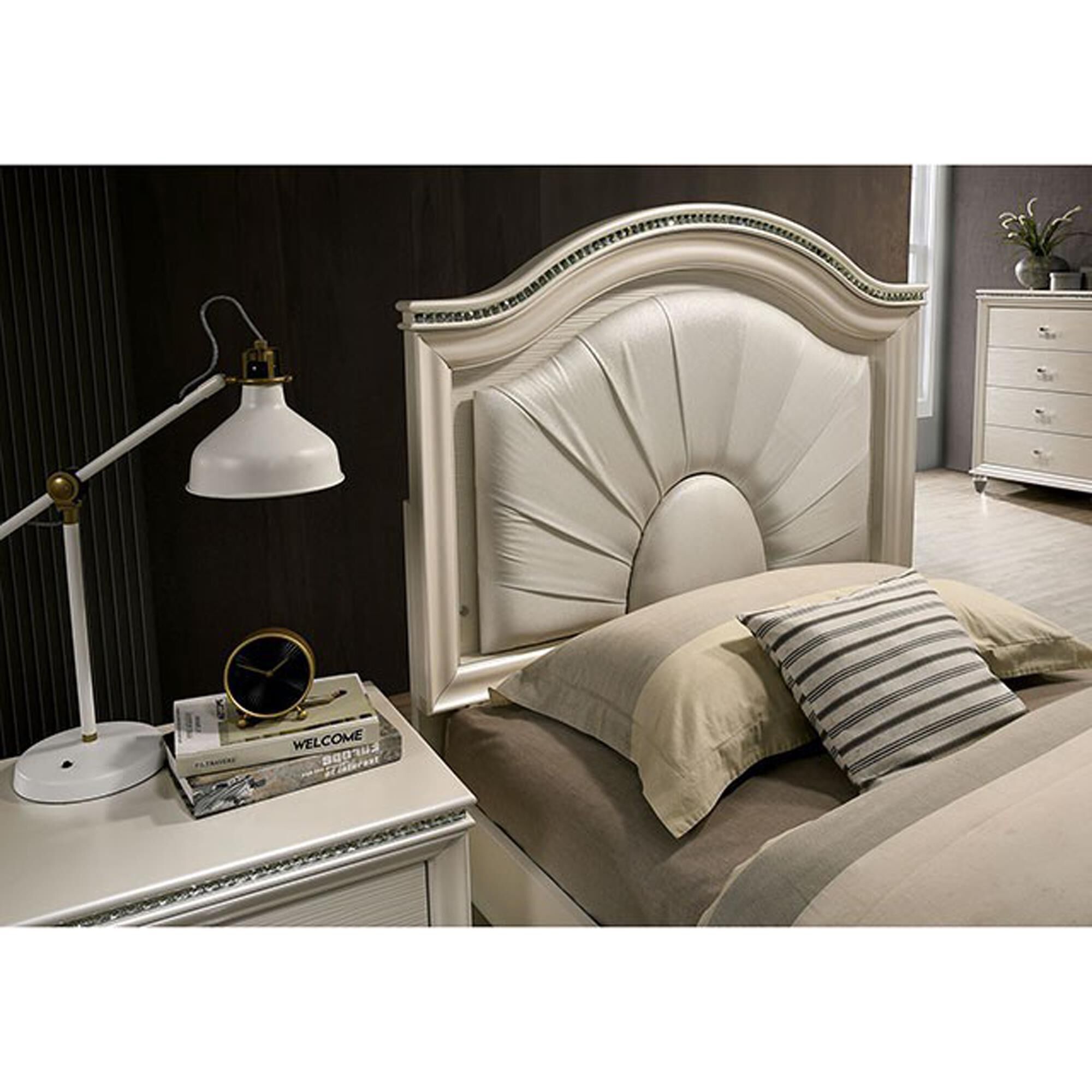 Furniture of America Allie 4-Piece Twin Bedroom Set in Pearl White