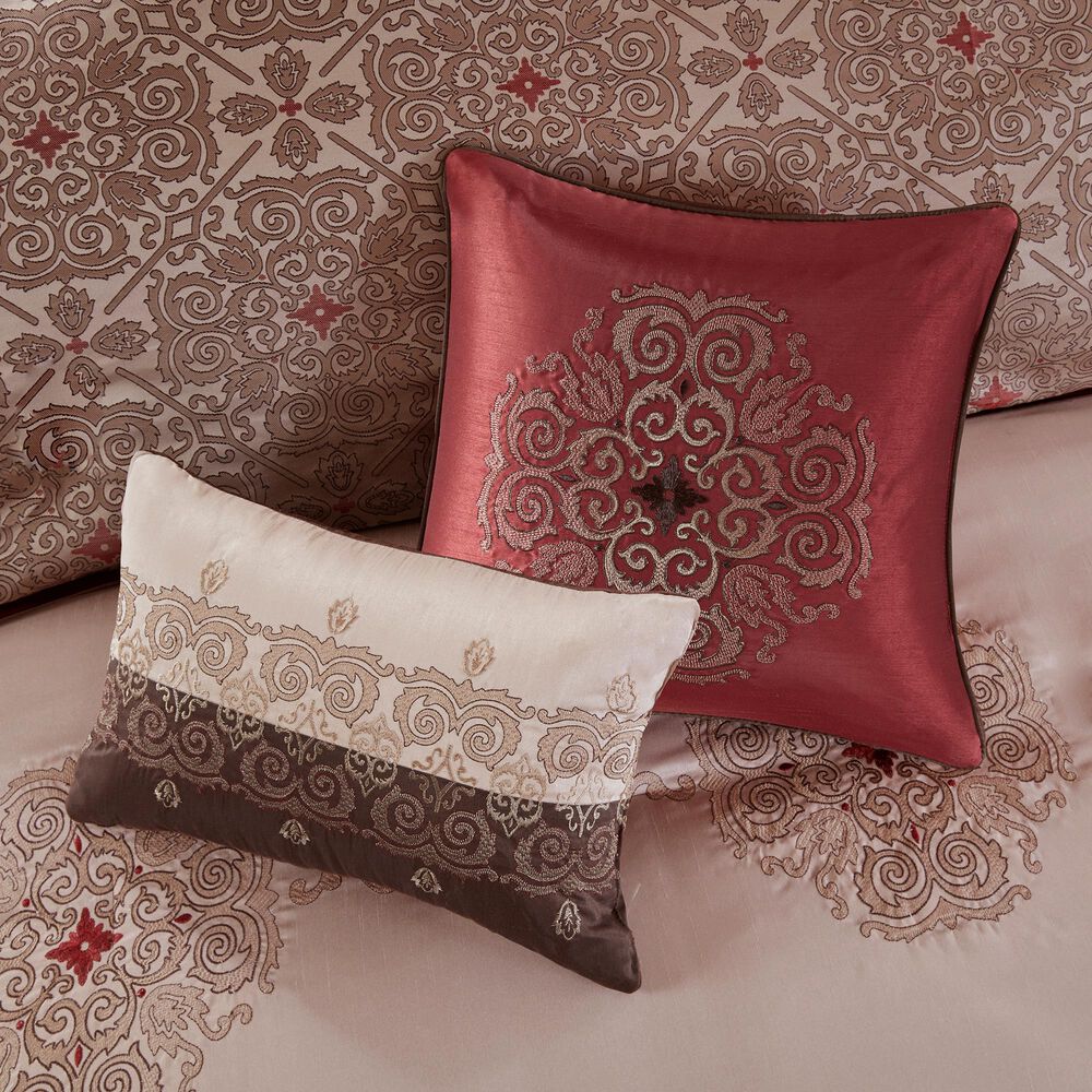 Hampton Park Delaney 24-Piece King Room in a Bag in Red, , large