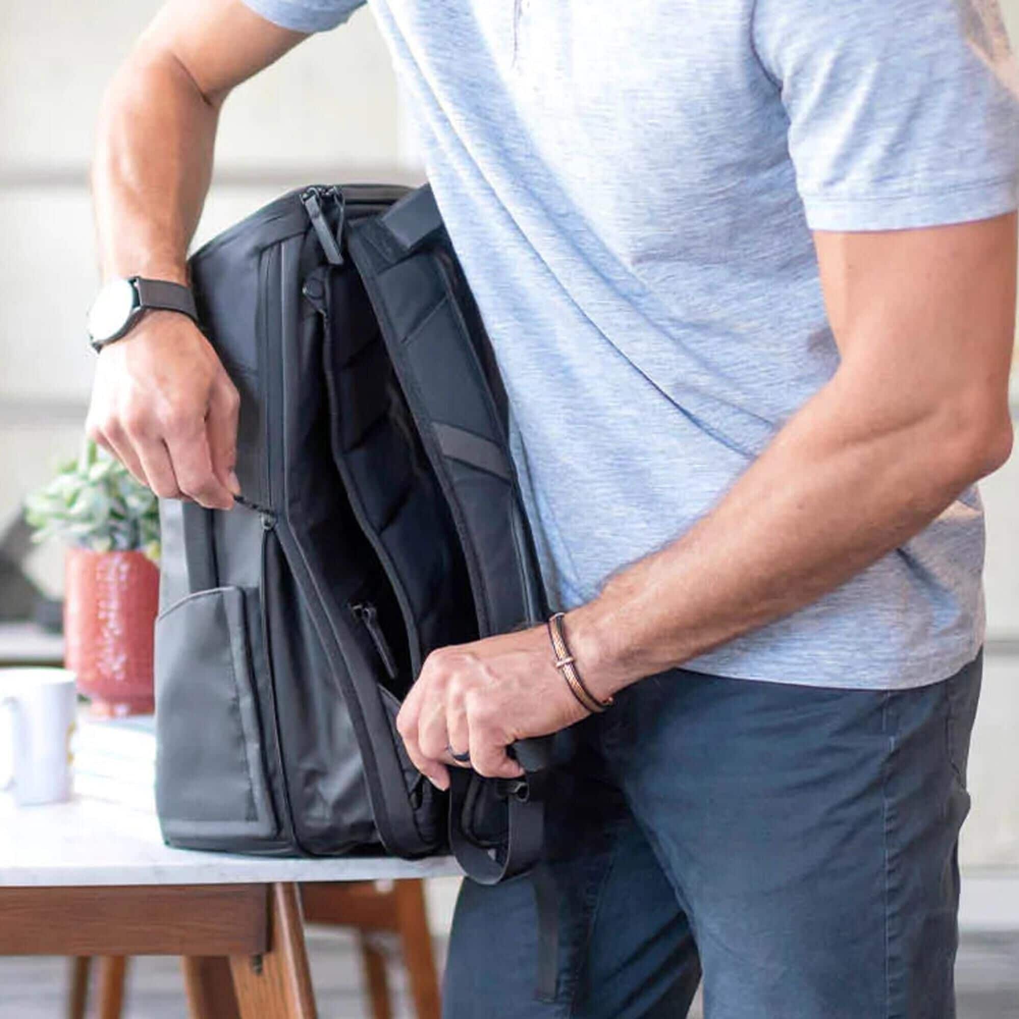 Nomatic 20L Backpack in Black