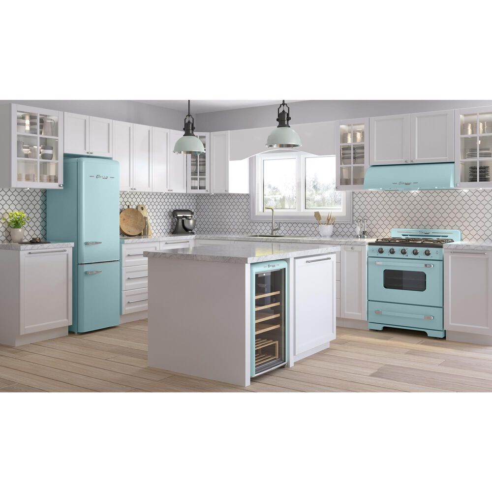 Unique Appliances Classic Retro 9 Cu. Ft. Bottom Freezer Regfrigerator In Ocean Mist Turquoise, , large