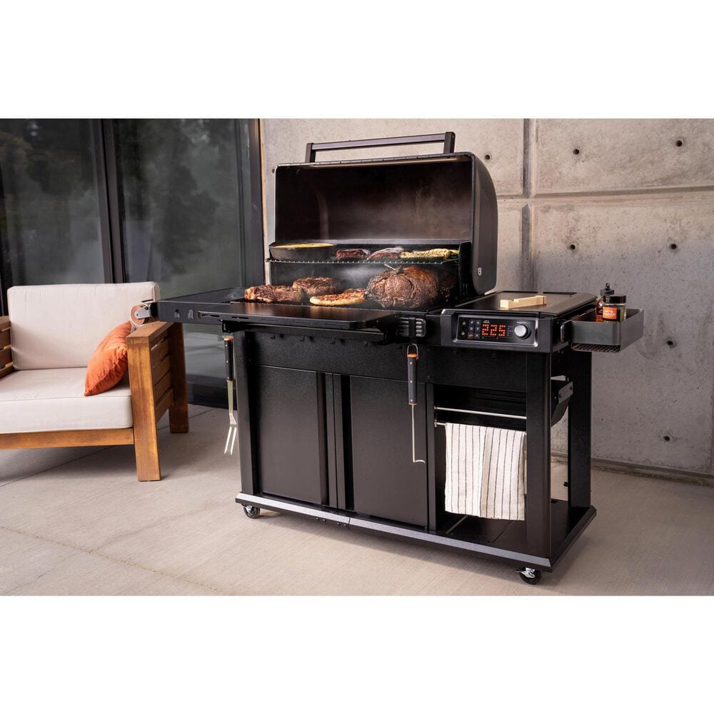 Traeger Grills Woodridge Pro Plus Pellet Grill in Black, , large