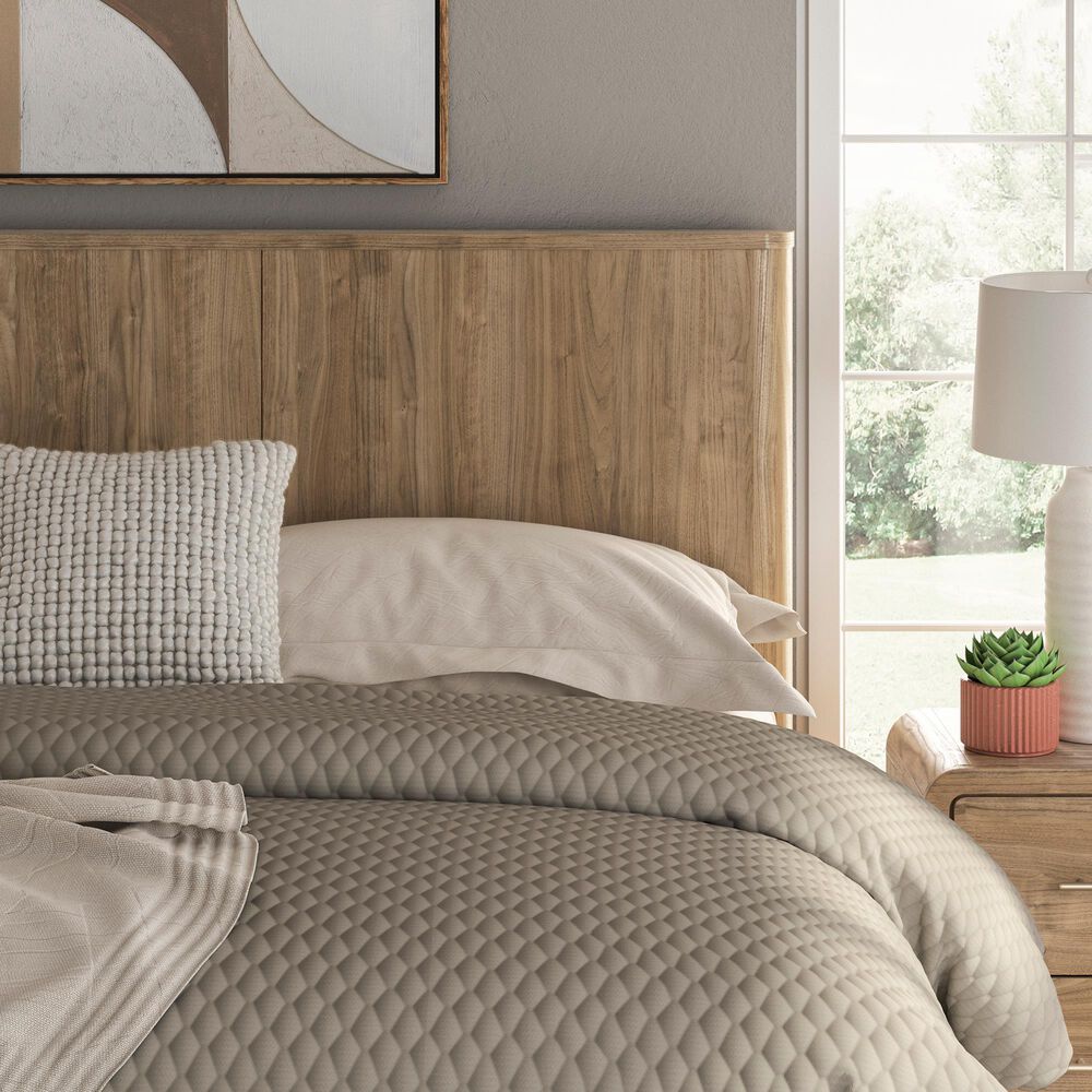 Ashley Gramburg 4 Piece King Panel Bedroom Set in Warm Brown, , large