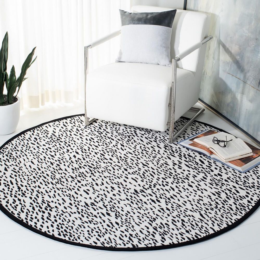 Safavieh Marbella 6&#39; Round Black and Ivory Area Rug, , large