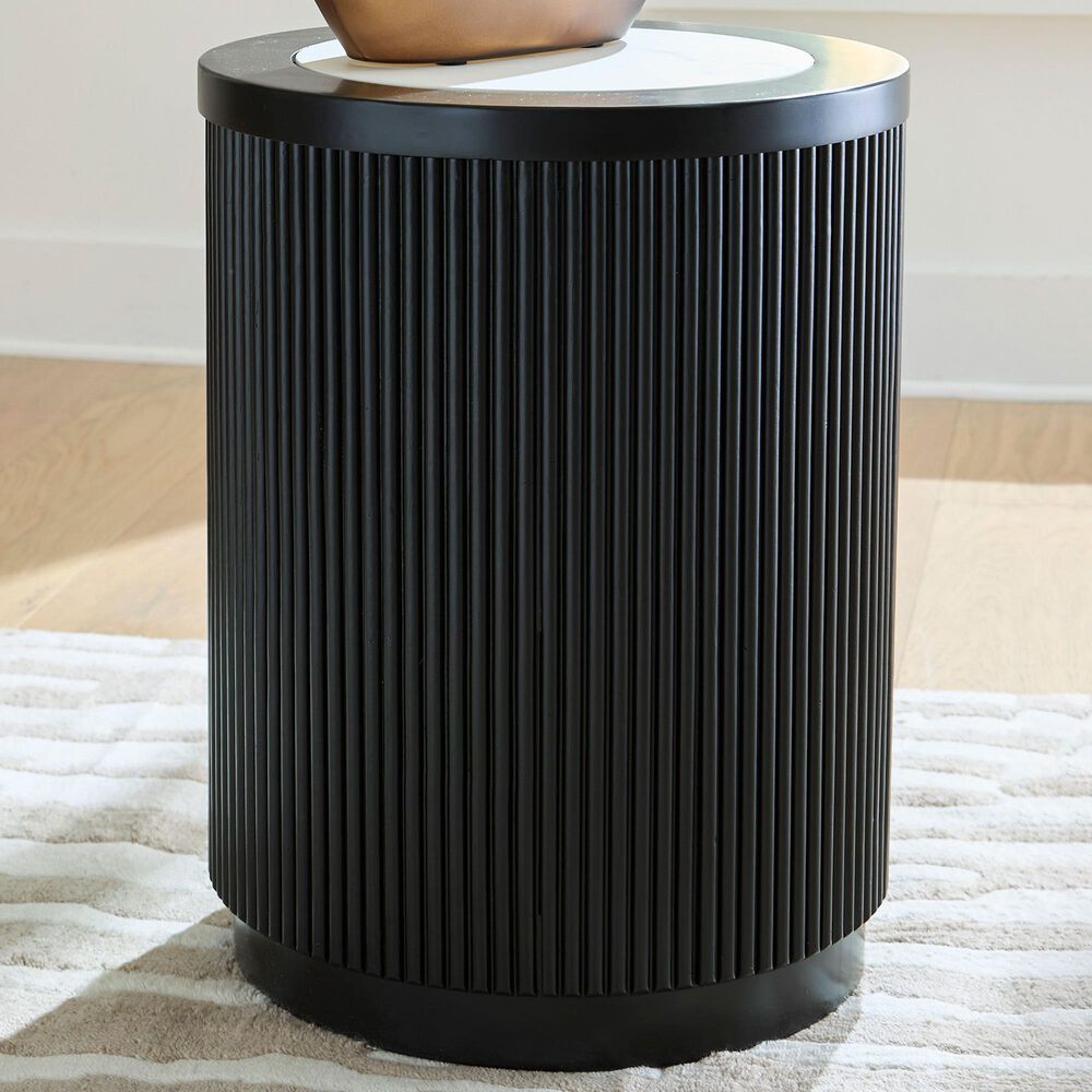 Ashley Grayman Round End Table in Matte Black, , large