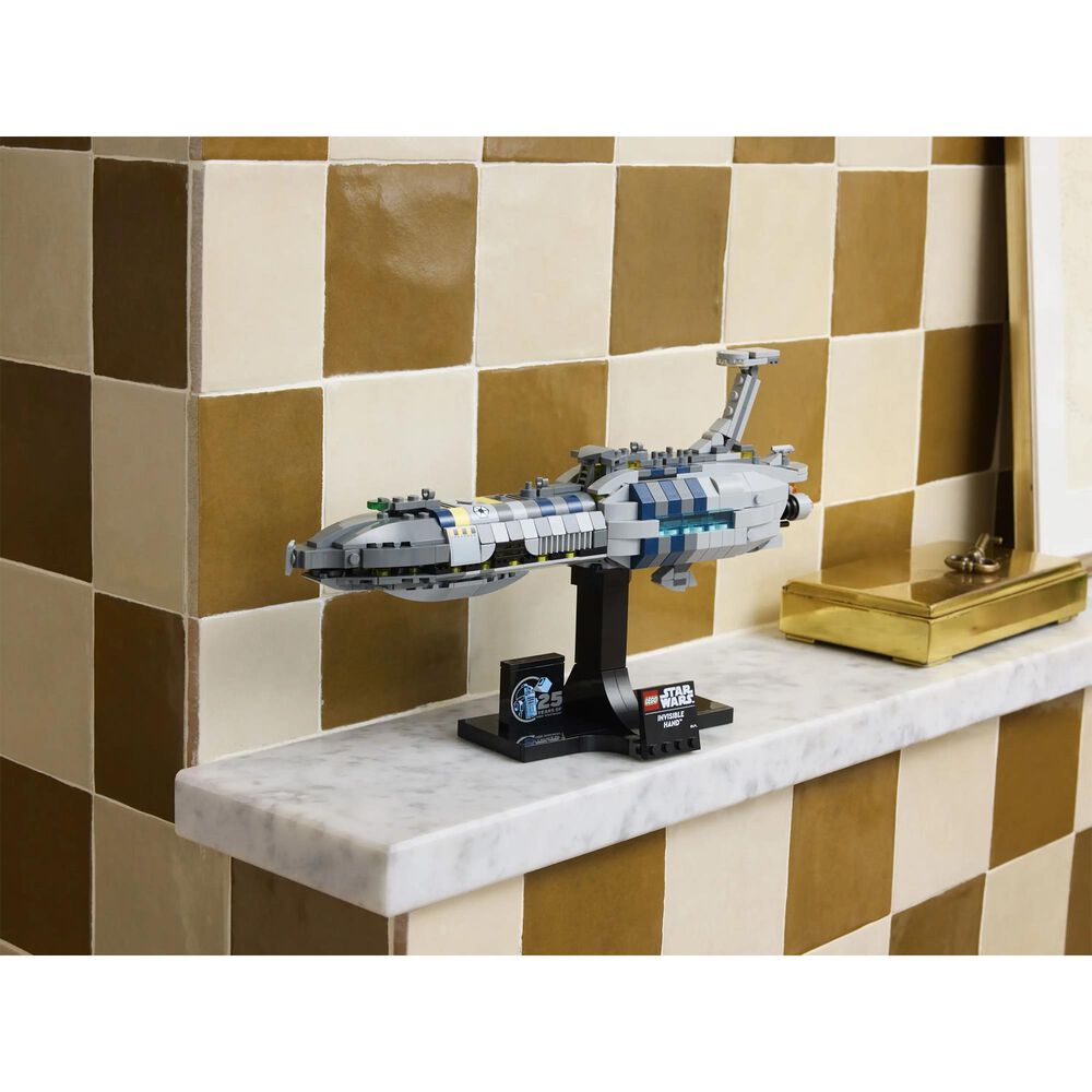 LEGO Star Wars starship Invisible Hand, , large