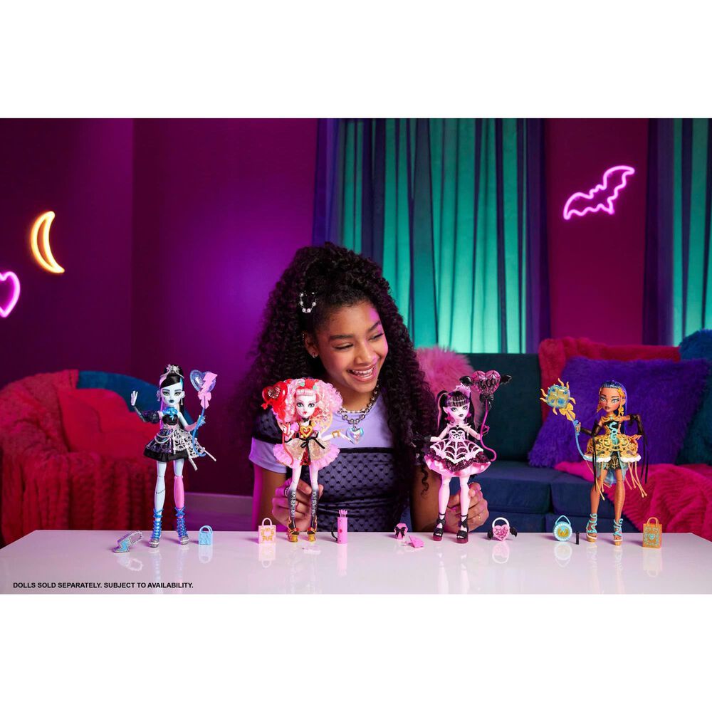 Monster High Clawdeen Wolf Doll with Scary Sweet Birthday Cake Decorating Kit in Multicolor, , large