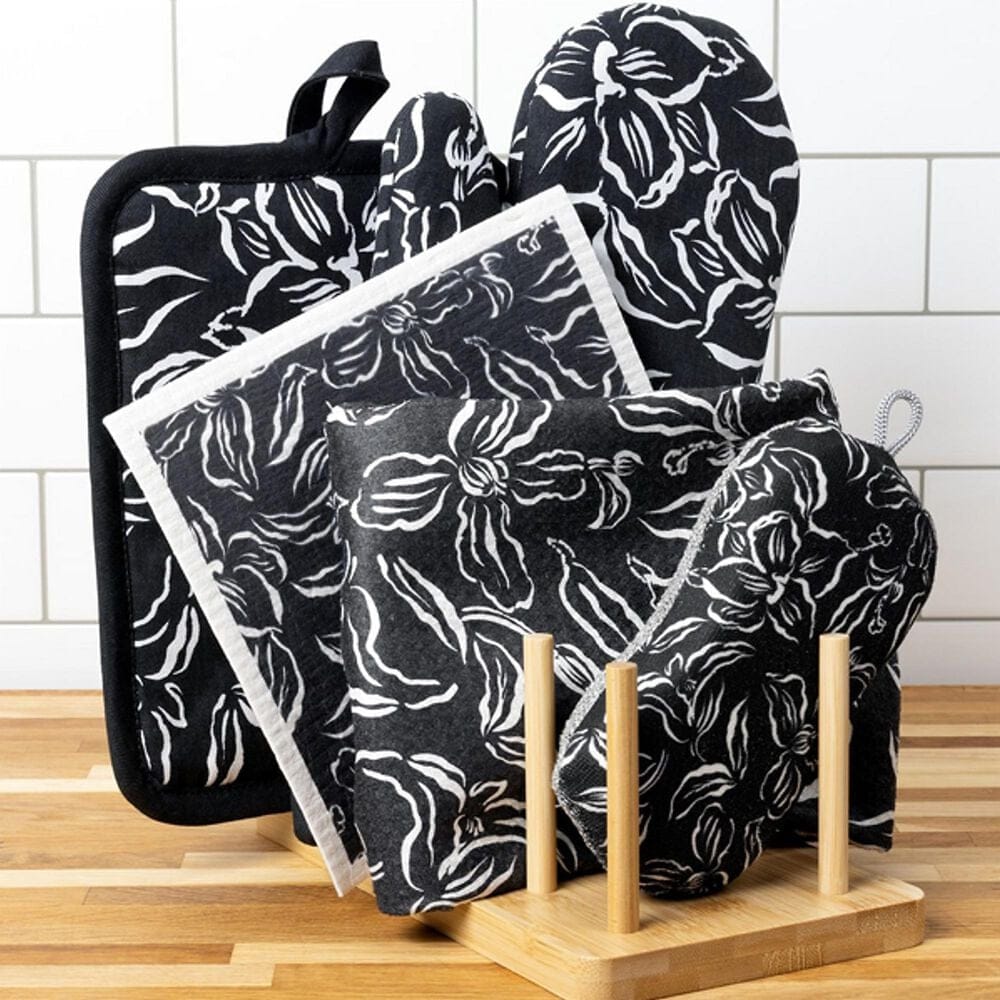 Mukitchen Designer Potholder in Water Lily Black, , large