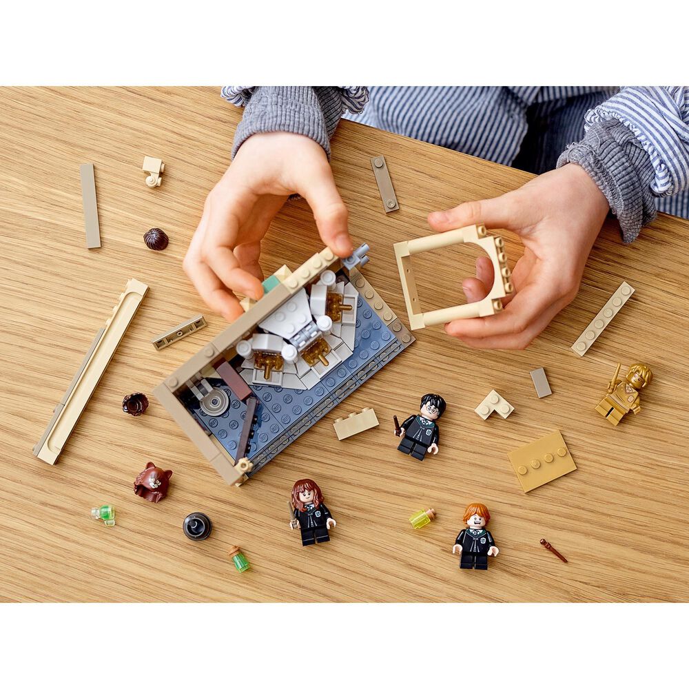 LEGO Harry Potter Hogwarts Polyjuice Potion Mistake Building Set | Nebraska Furniture Mart